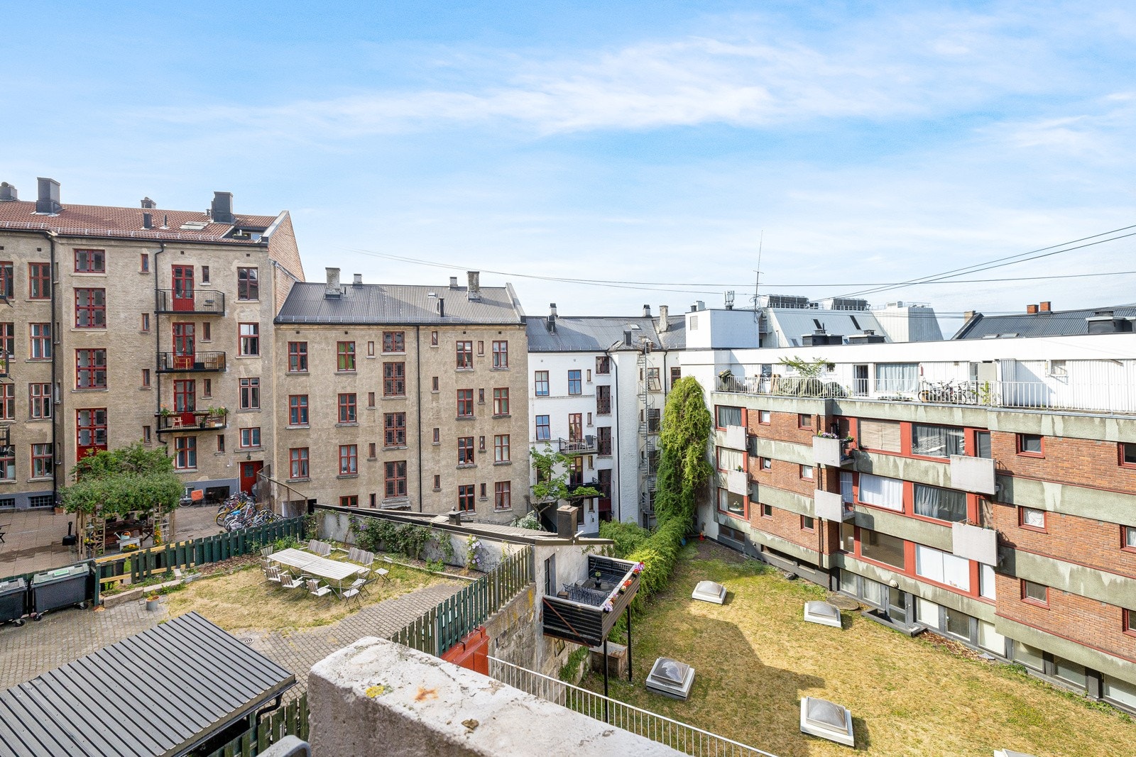 Høy og fritt beliggende med fantastiske solforhold. Galleribilde