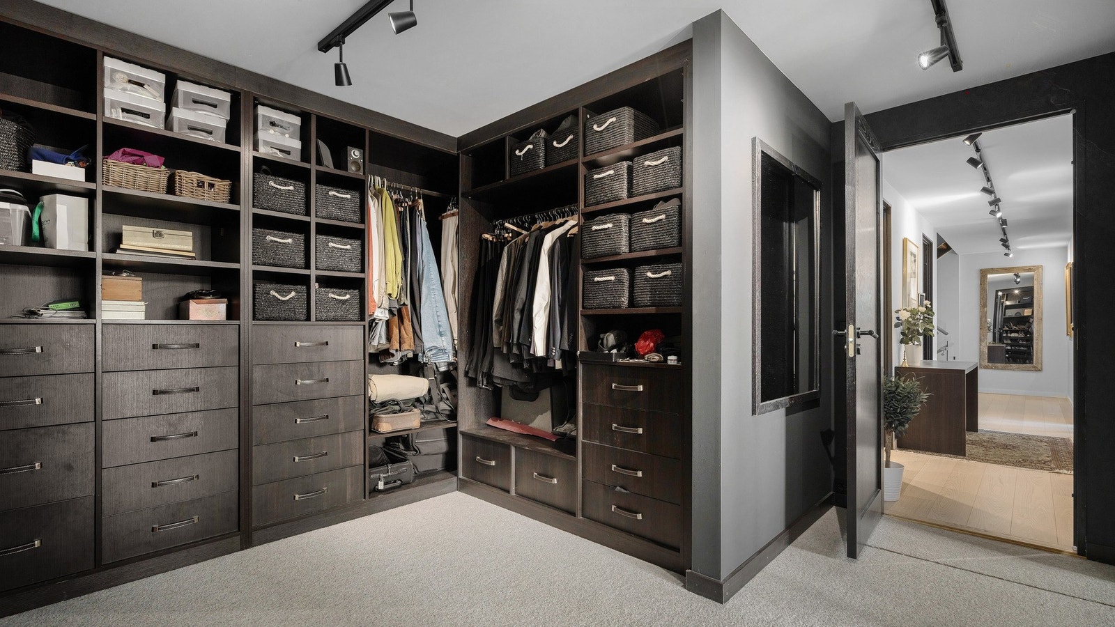 Walk in closet Galleribilde