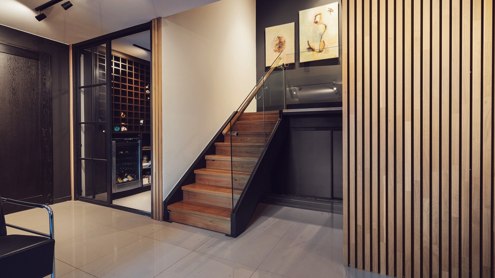 Entré har også direkte adkomst fra dobbeltgarasjen Galleribilde