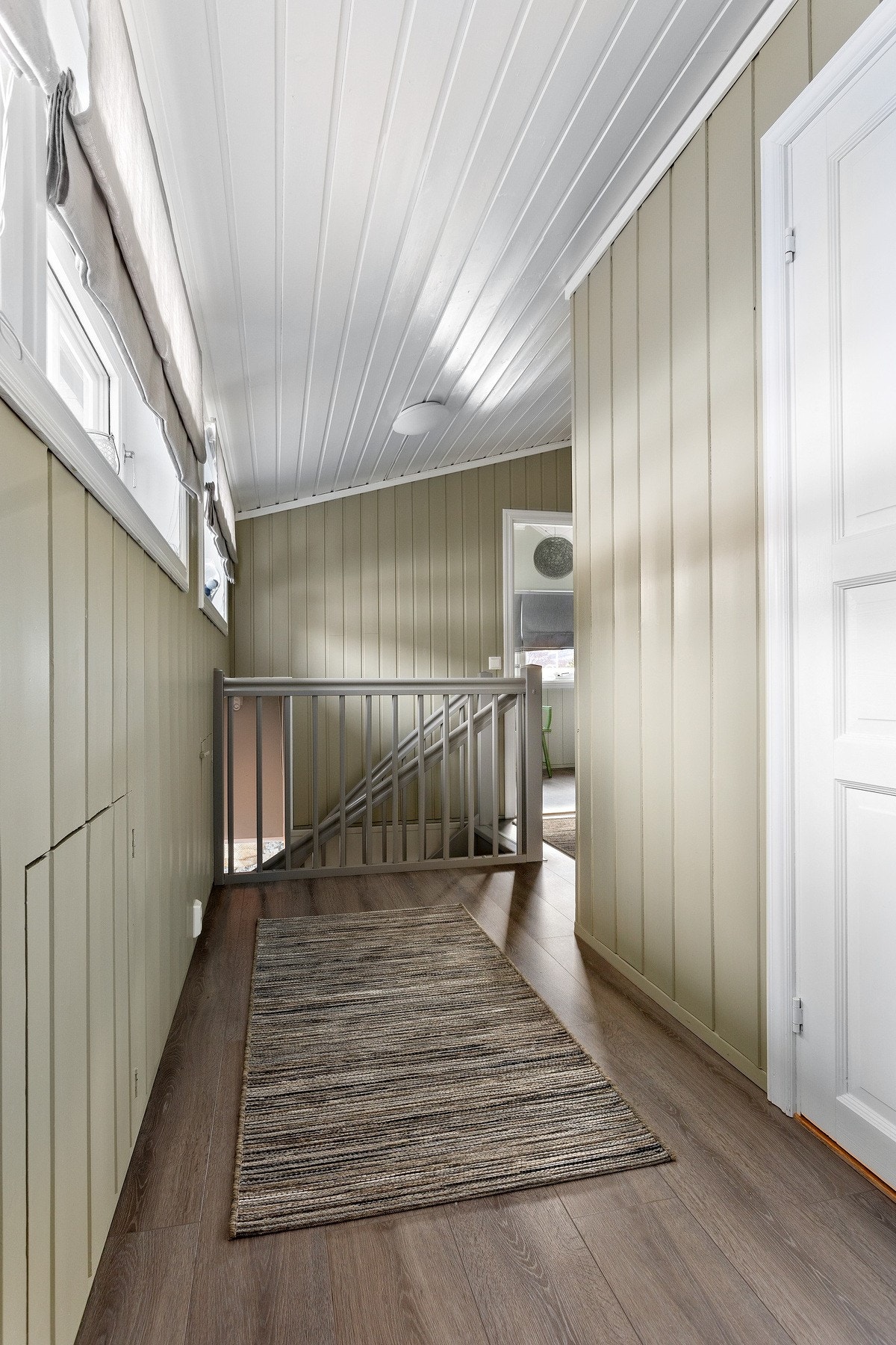 Hall loftsetasje Galleribilde