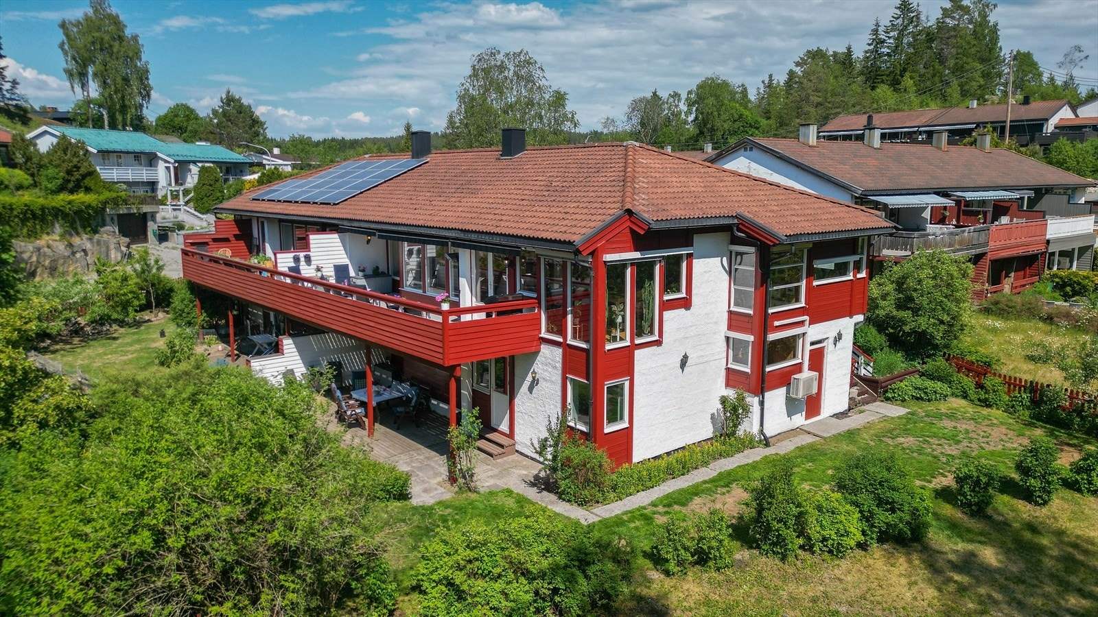 Boligen har en skjermet beliggenhet vekk fra veien. Galleribilde