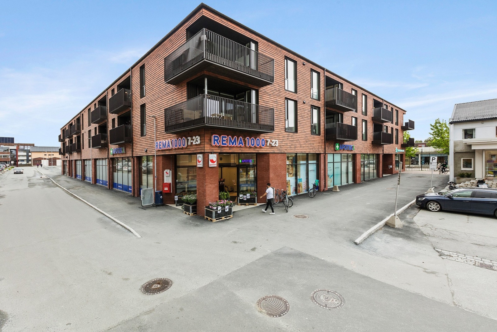 Leilighetene vender ut mot en rolig og lite trafikkert gate. Galleribilde