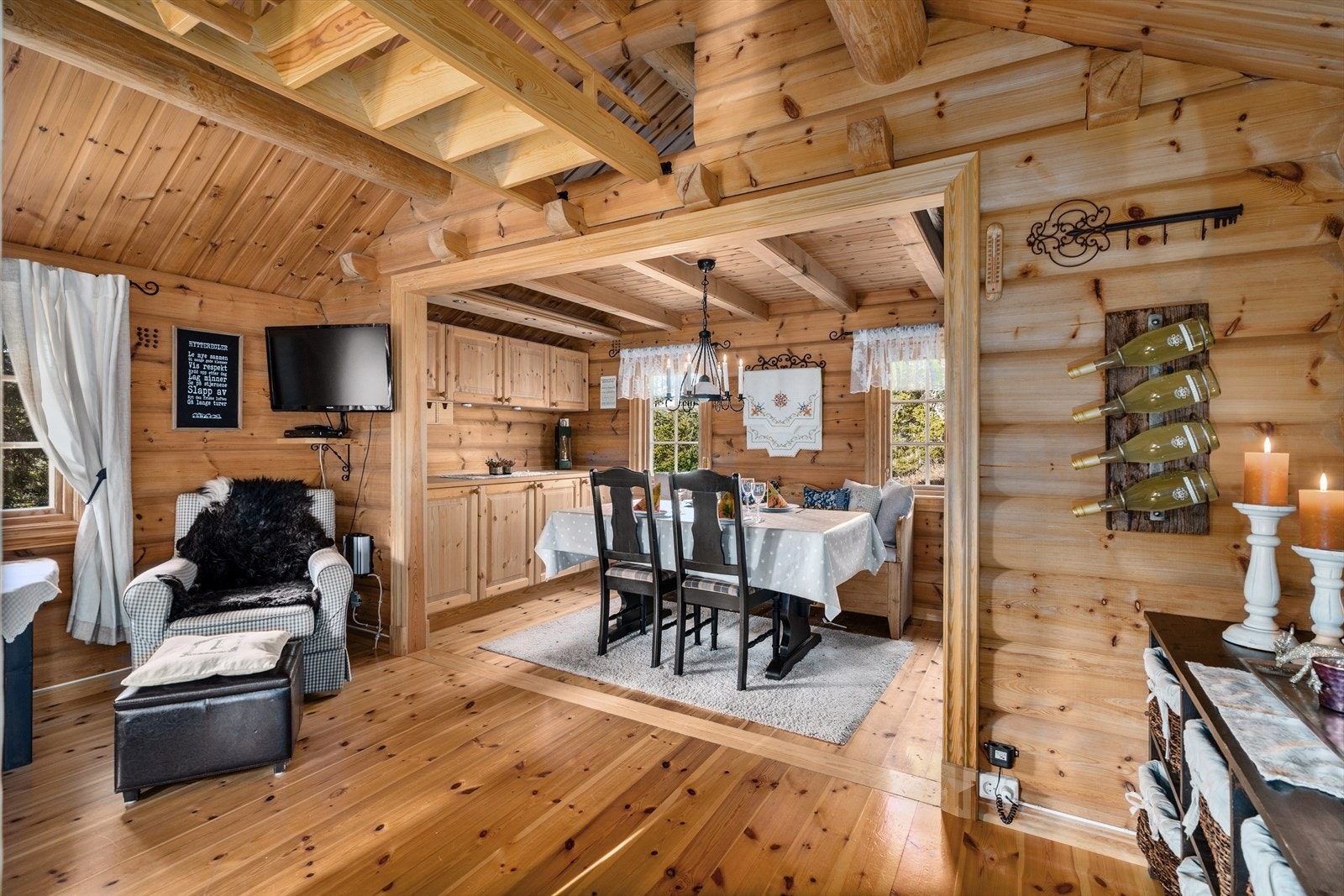 Åpen løsning til stue og kjøkken Galleribilde