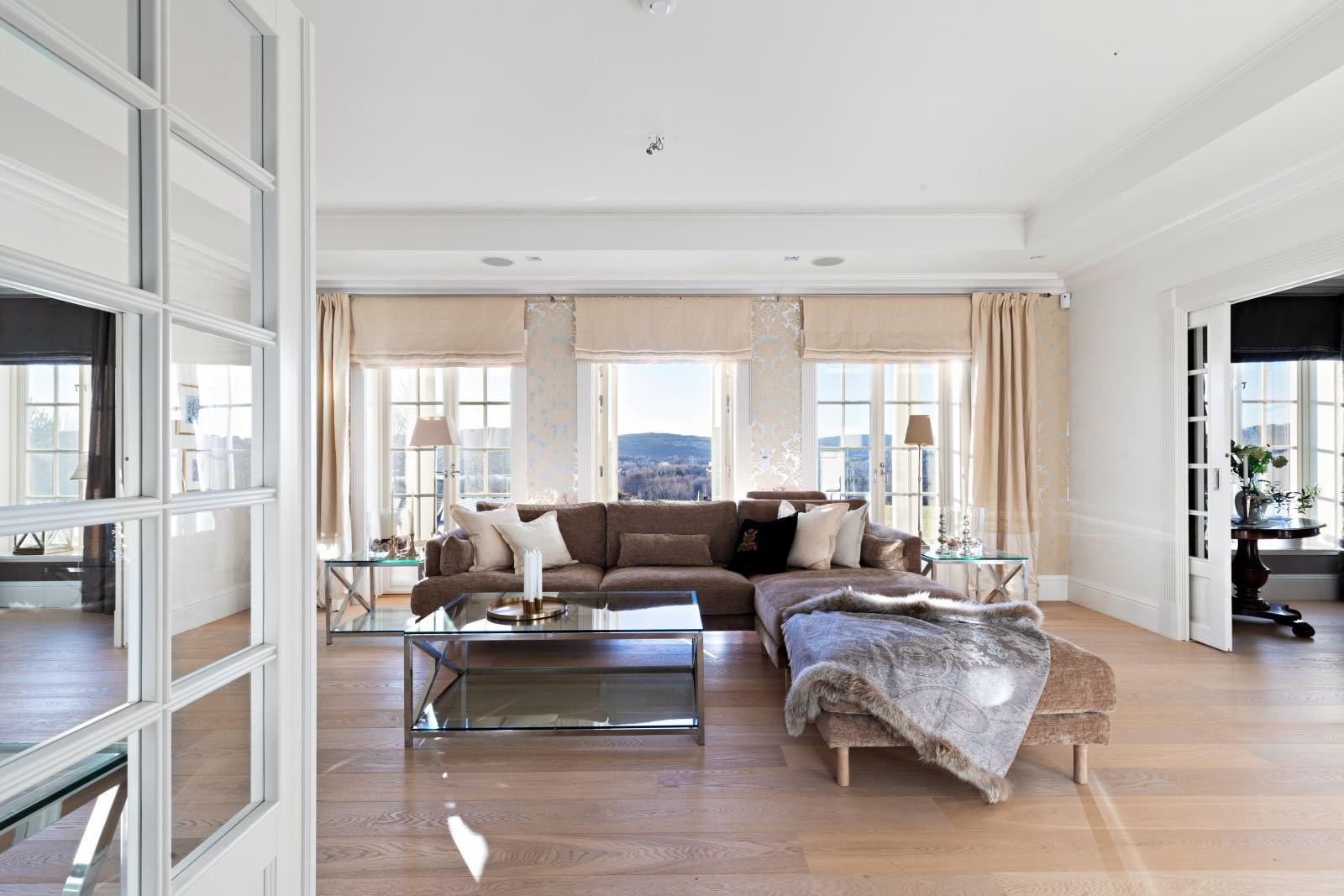 En meget innbydende salong hvor gjestene kan ønskes velkommen inn. Galleribilde