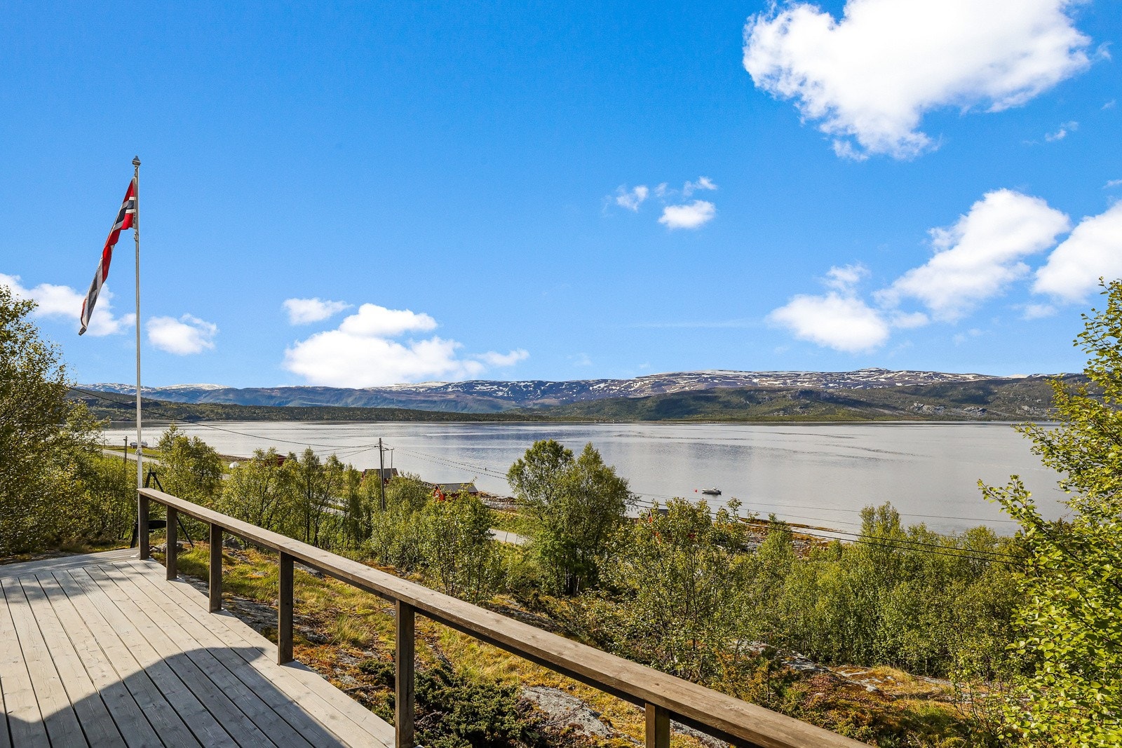 Utsikt fra uteområde Galleribilde
