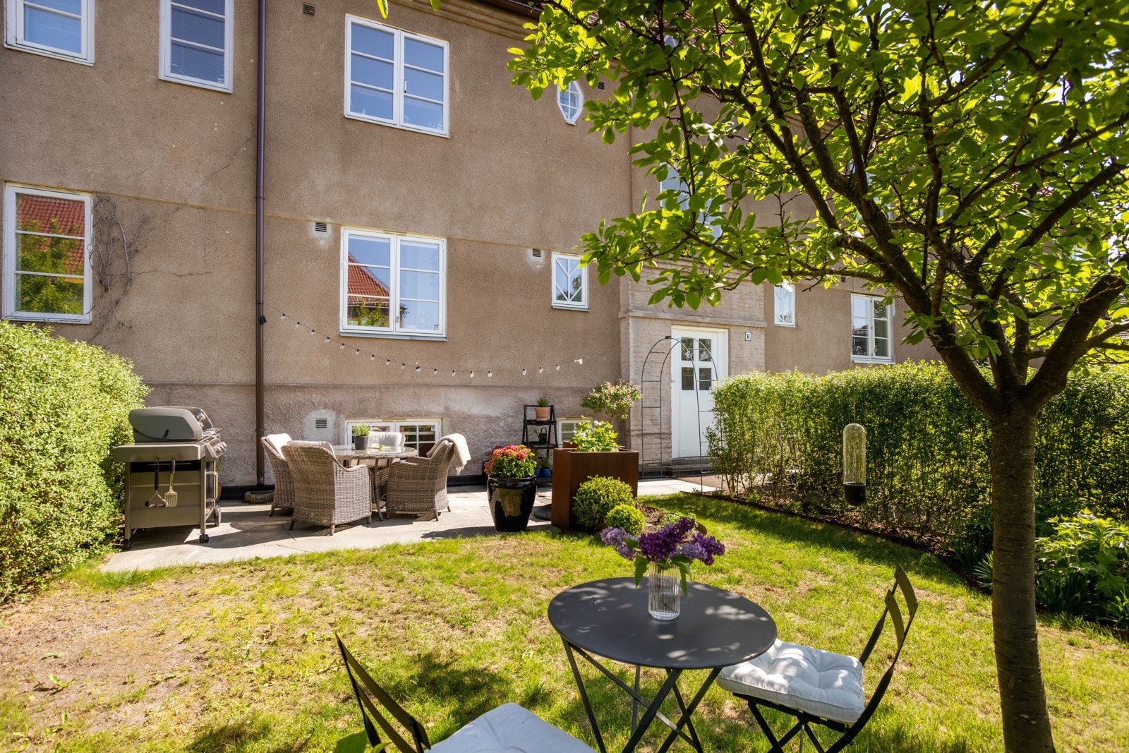 Her kan hele familien trives i rolige og barnevennlige omgivelser i et nabolag som beskrives som svært hyggelig. Galleribilde