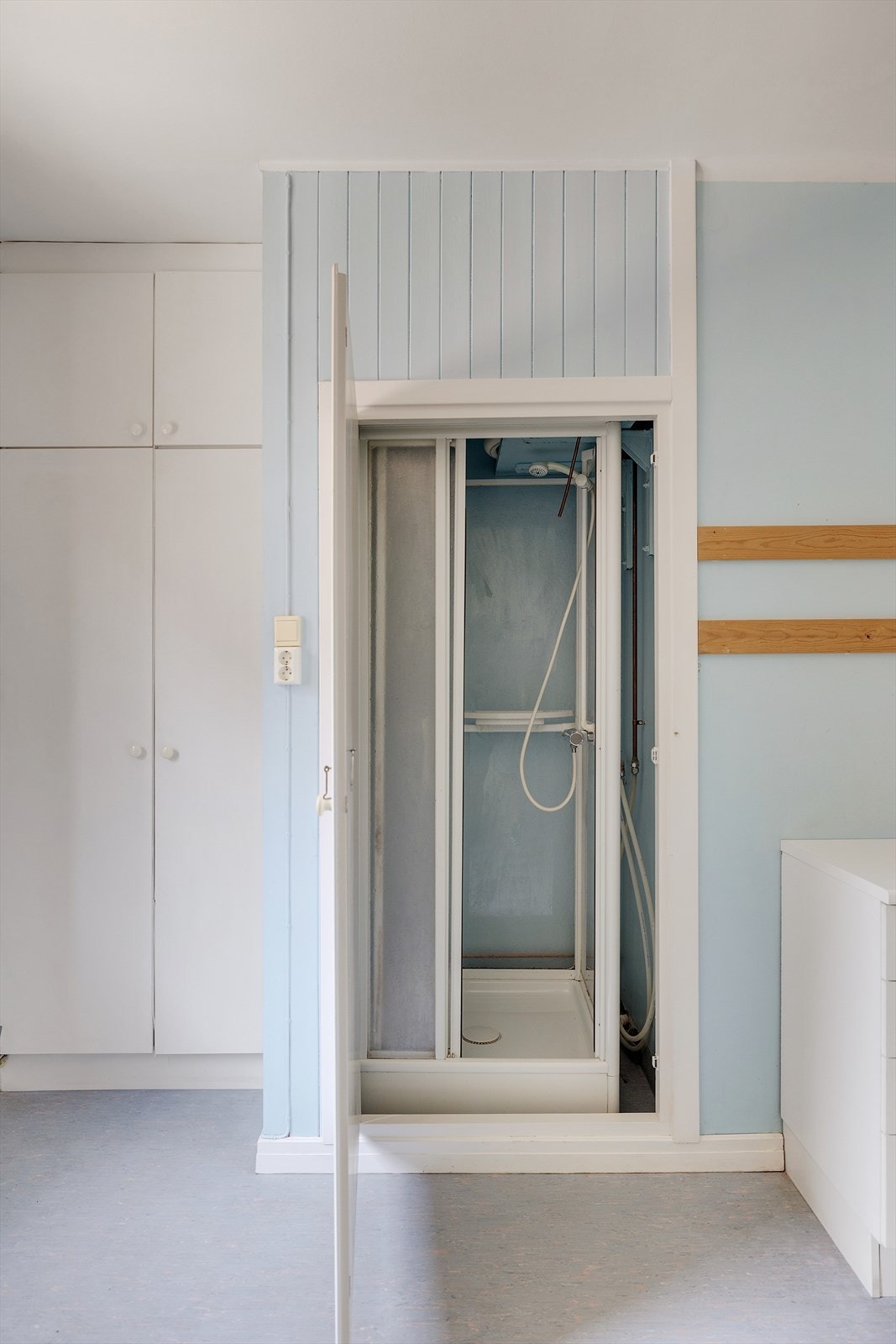 Dagens løsning med dusj på kjøkkenet. Galleribilde