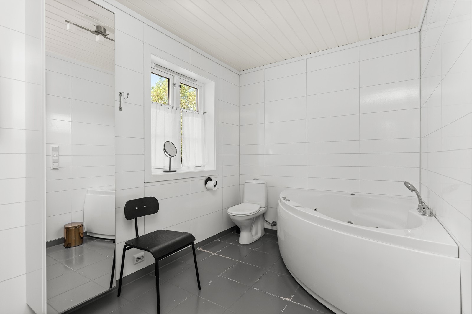 Bad/ wc 1 Galleribilde