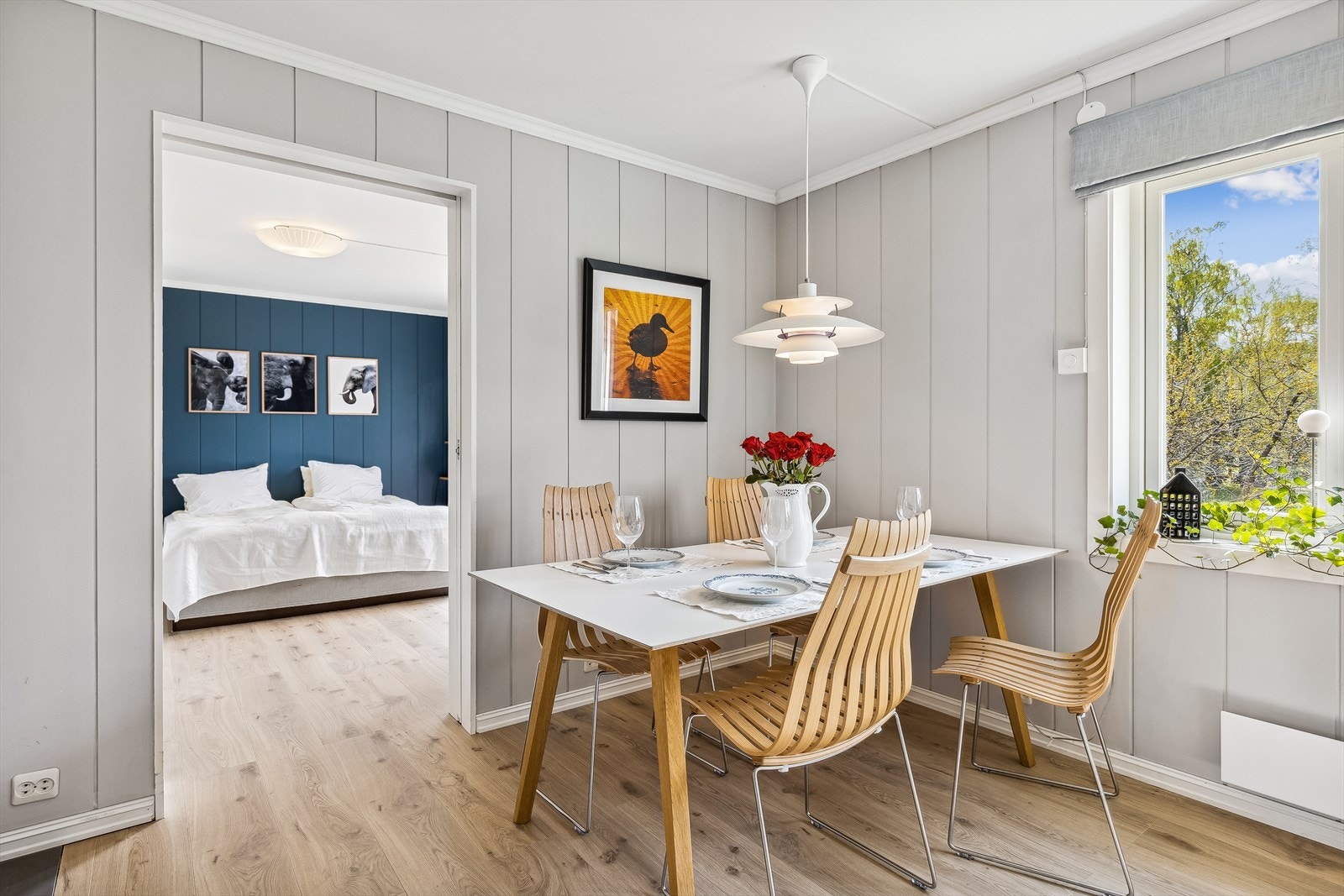 God plass for en trivelig spisegruppe hvor en kan samle familie/venner Galleribilde