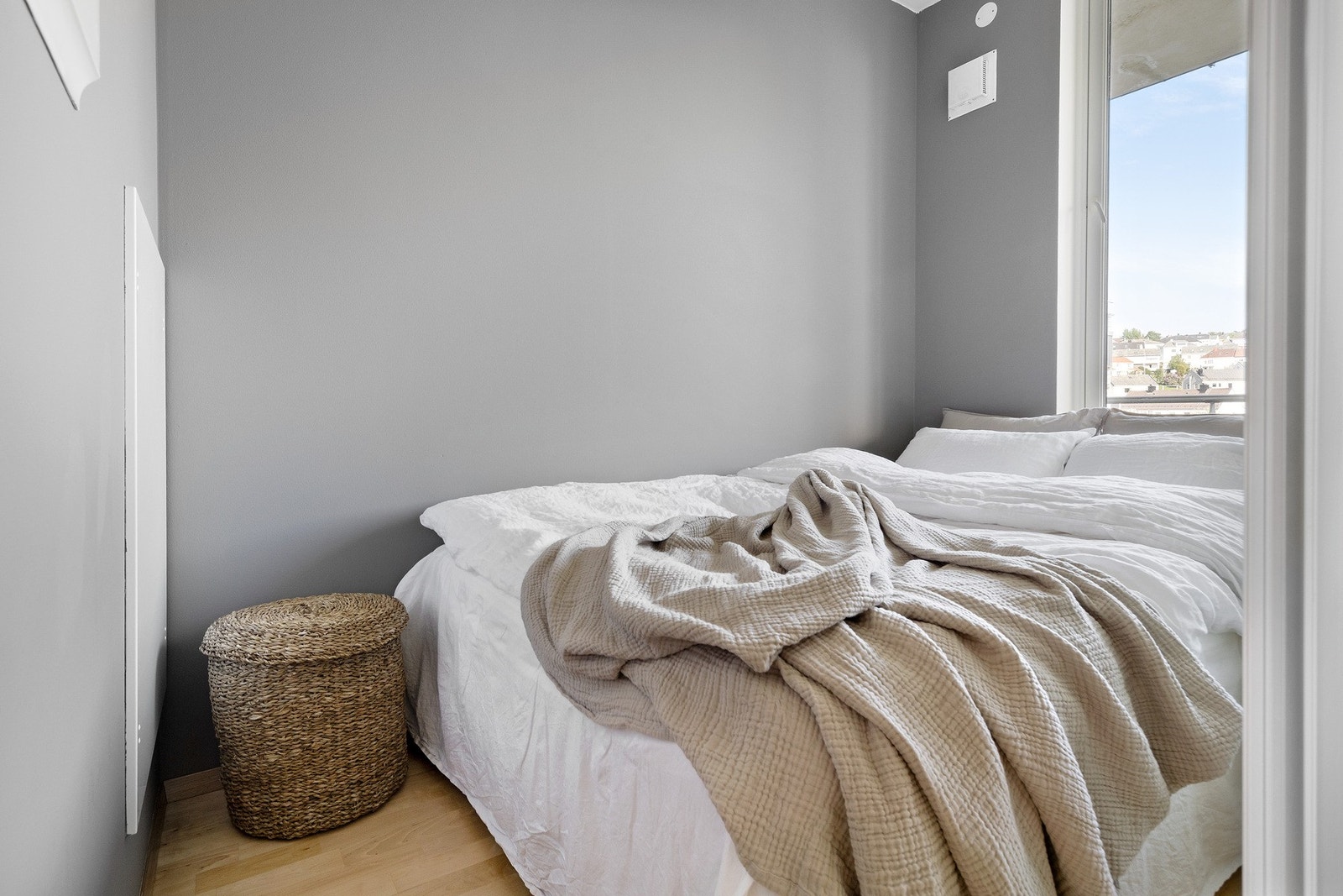 Lun sovealkove med plass til dobbeltseng. Galleribilde