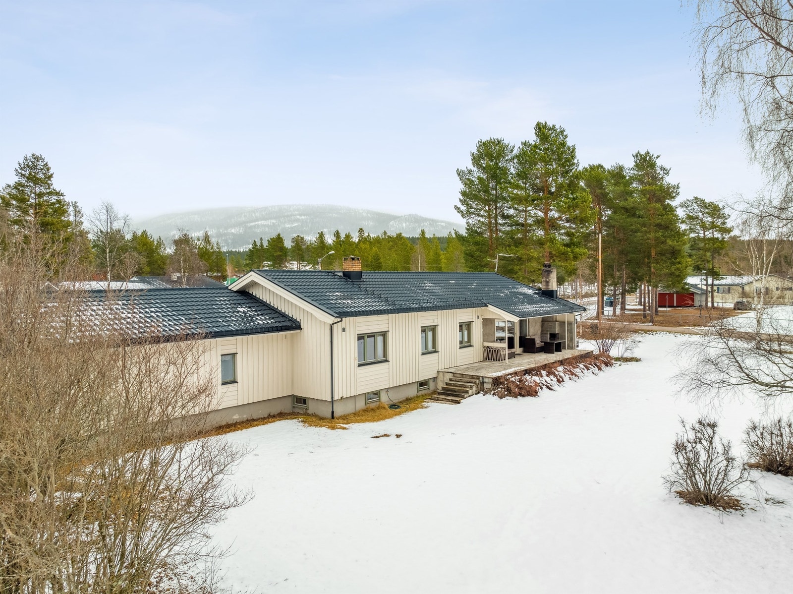 For rette personer kan dette bli et flott og innholdsrikt hjem med rikelig av plass Galleribilde