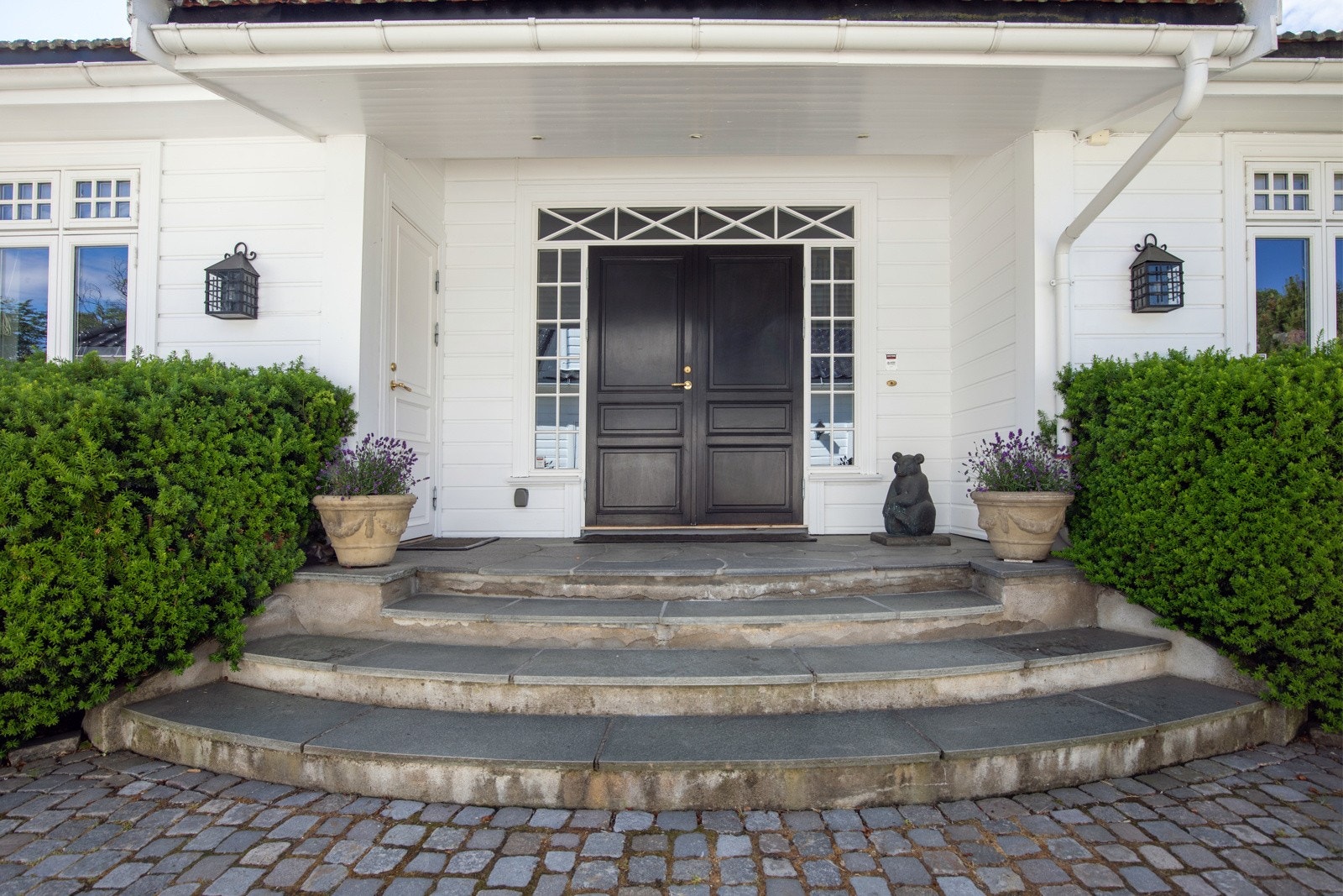 Flott inngangsparti Galleribilde
