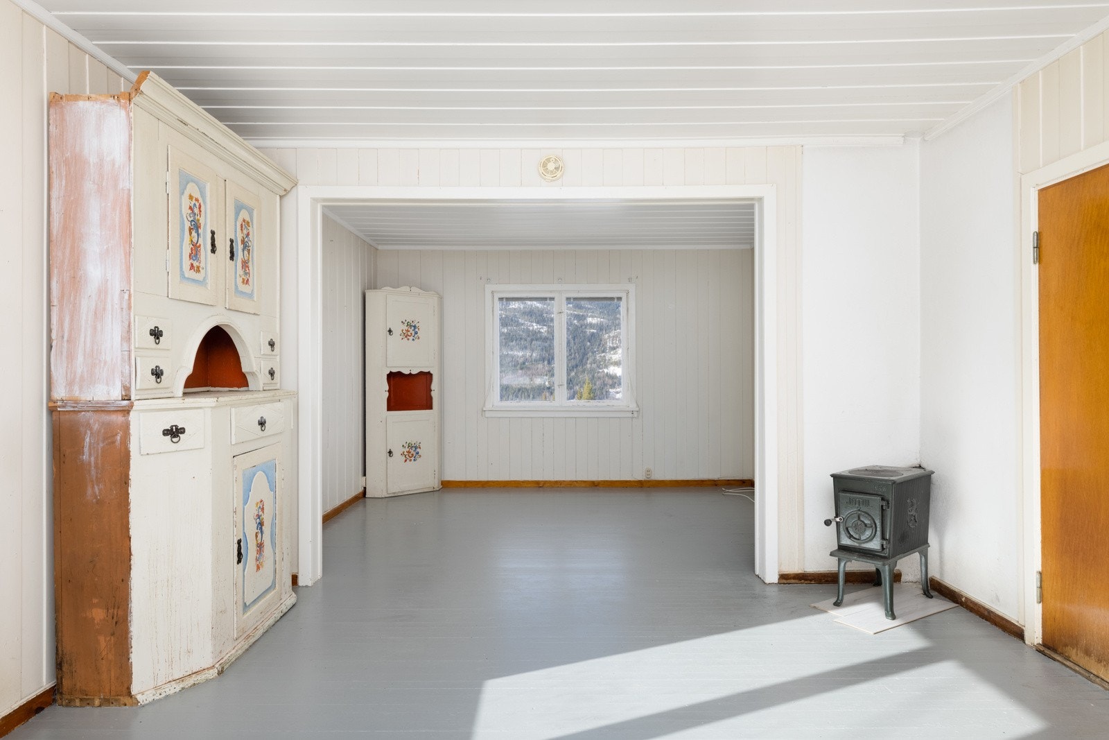 Stuen har nylig gjennomgått oppgradering, med blant annet nytt gulv. Galleribilde