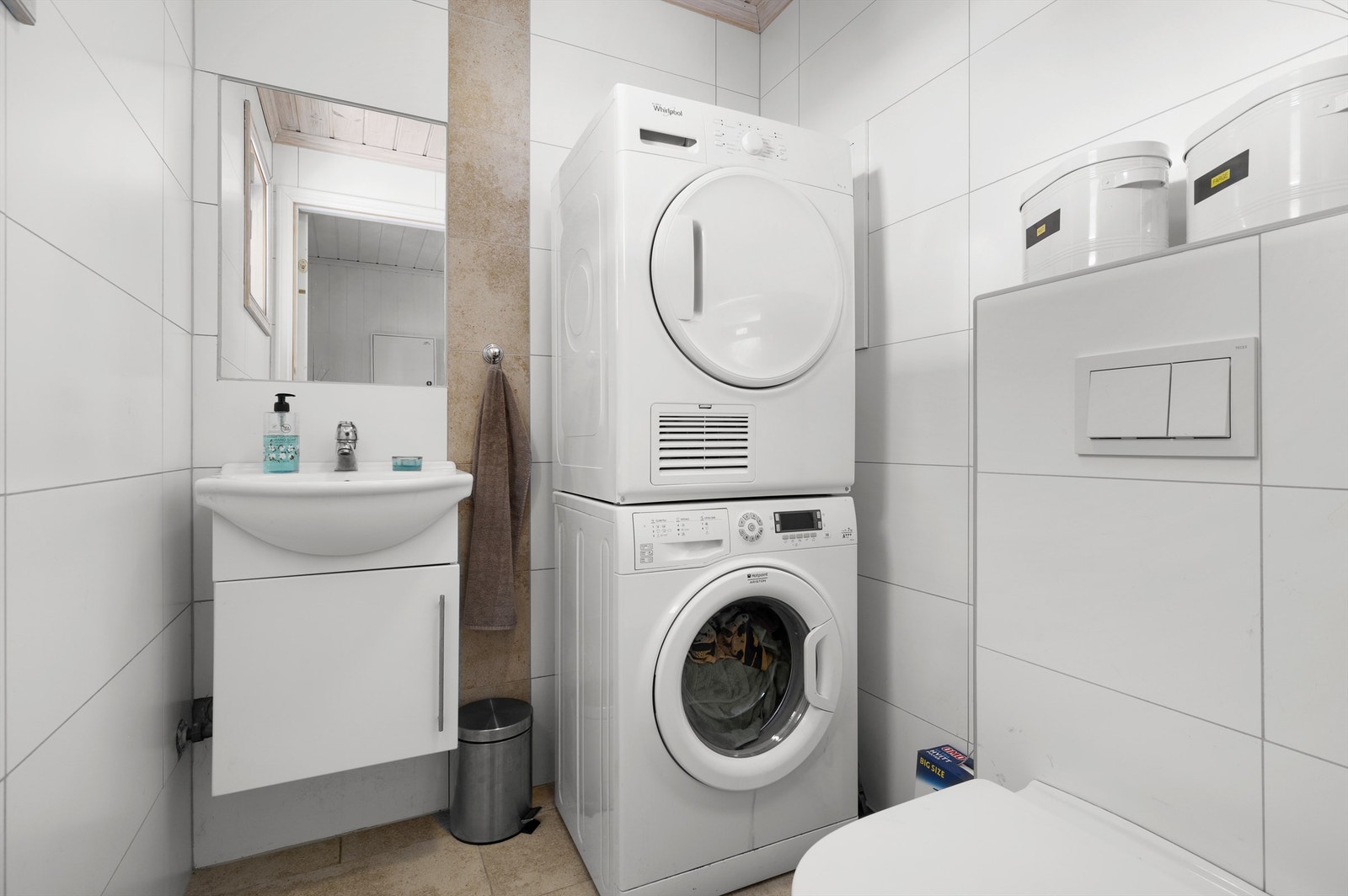 Vaskerom / wc-rom med tilgang fra entre Galleribilde