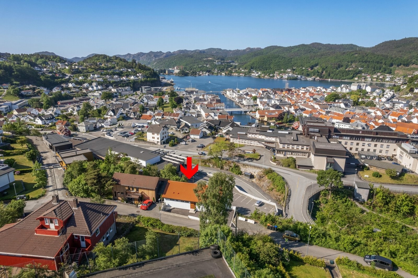 Velkommen til Ringveien 27 - Sørvendt beliggenhet med fantastisk utsikt! Galleribilde