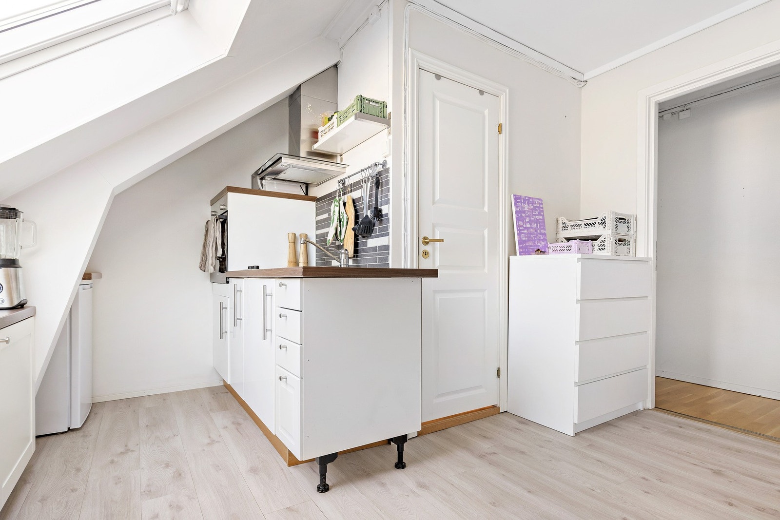 Leiligheten disponerer en ekstra bod i kjeller. Galleribilde