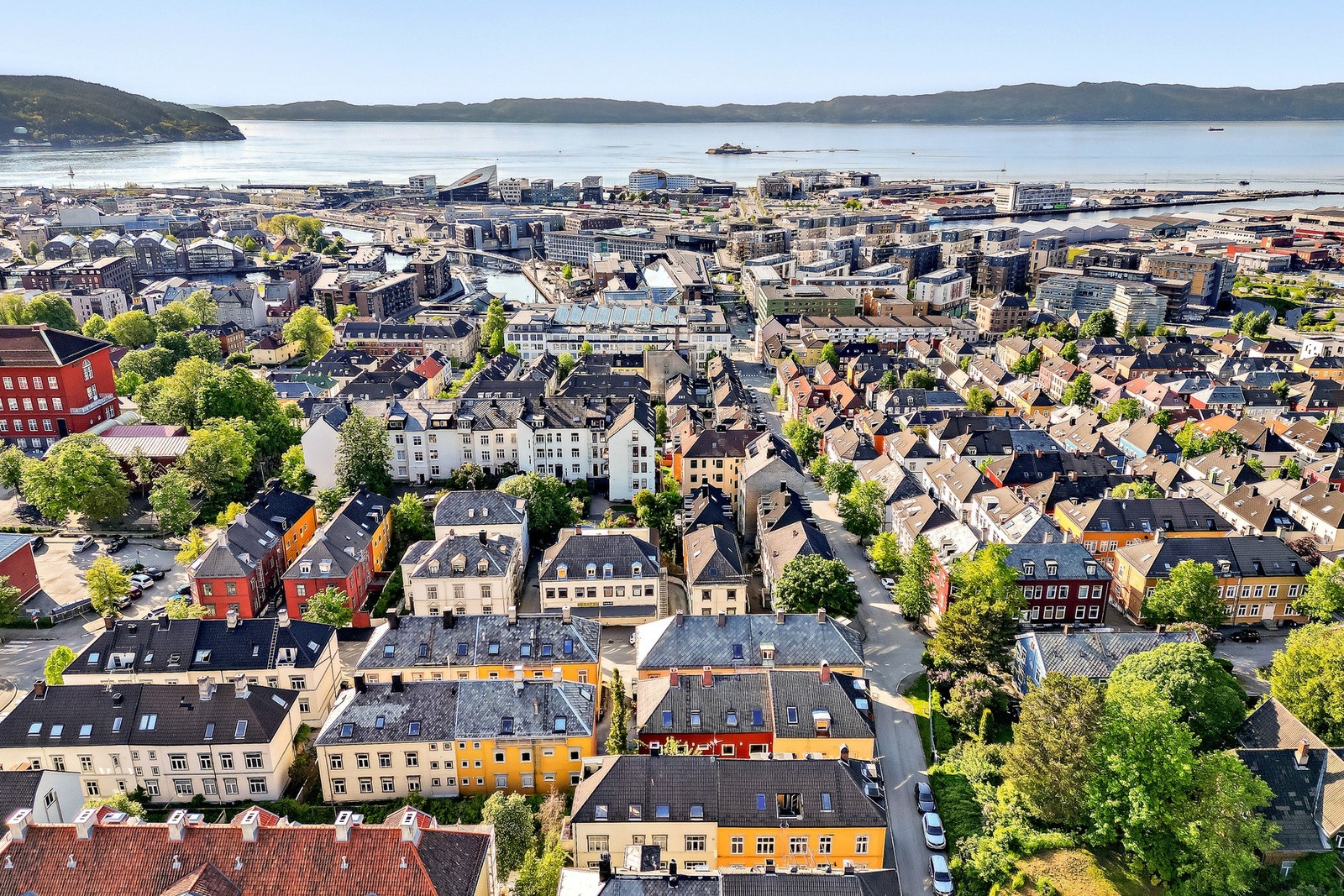 Leiligheten ligger flott til, med kort vei til alt du trenger i hverdagen og mer. Galleribilde