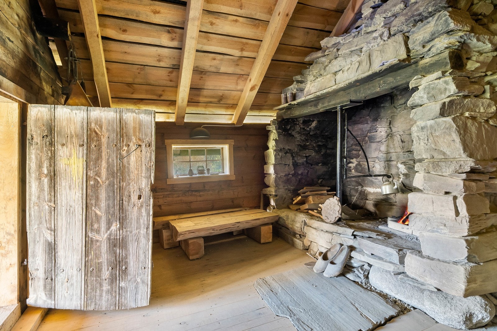 Eldhuset inne, bilde 2 Galleribilde