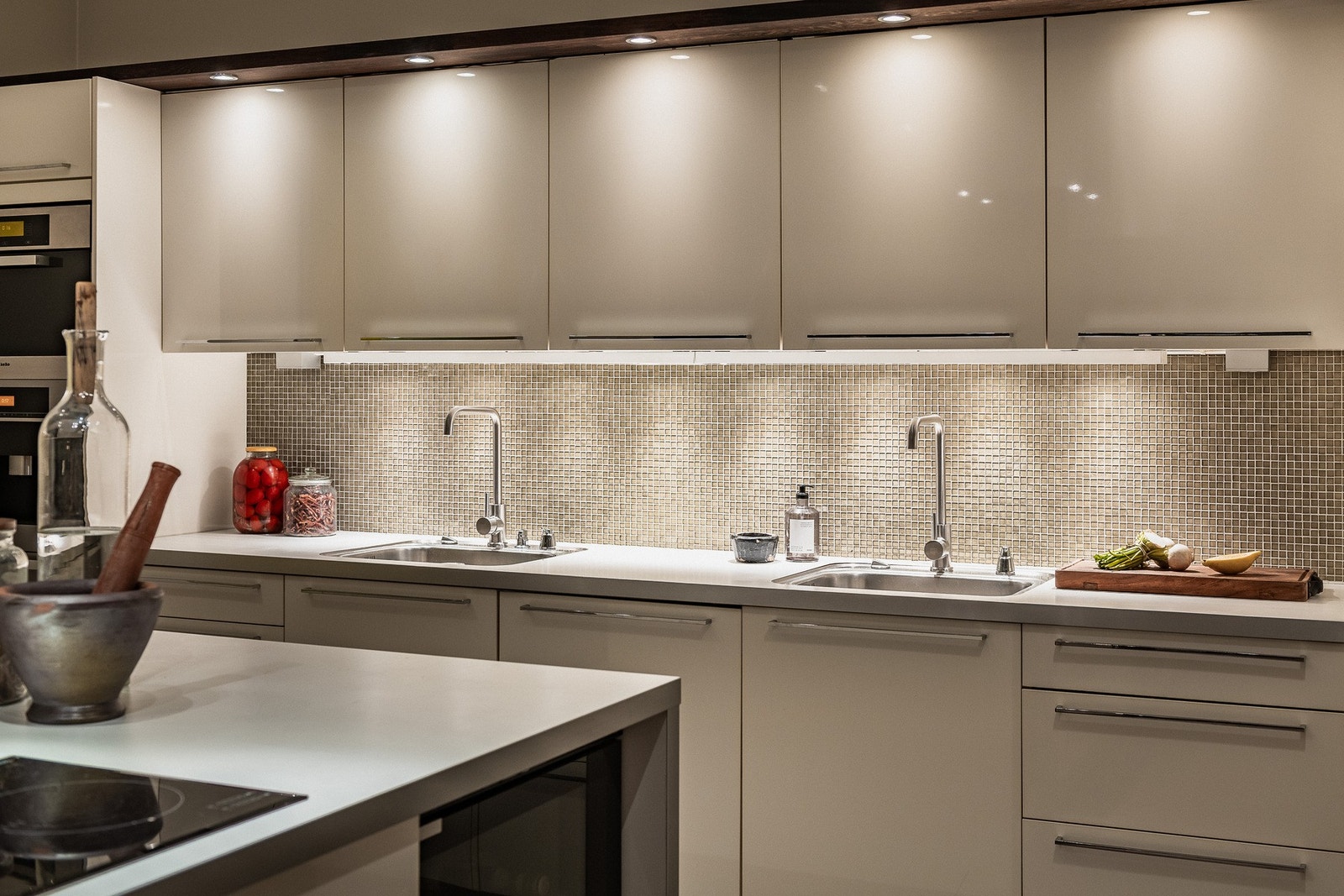 Utstrakt belysning med dekorativt preg. Galleribilde