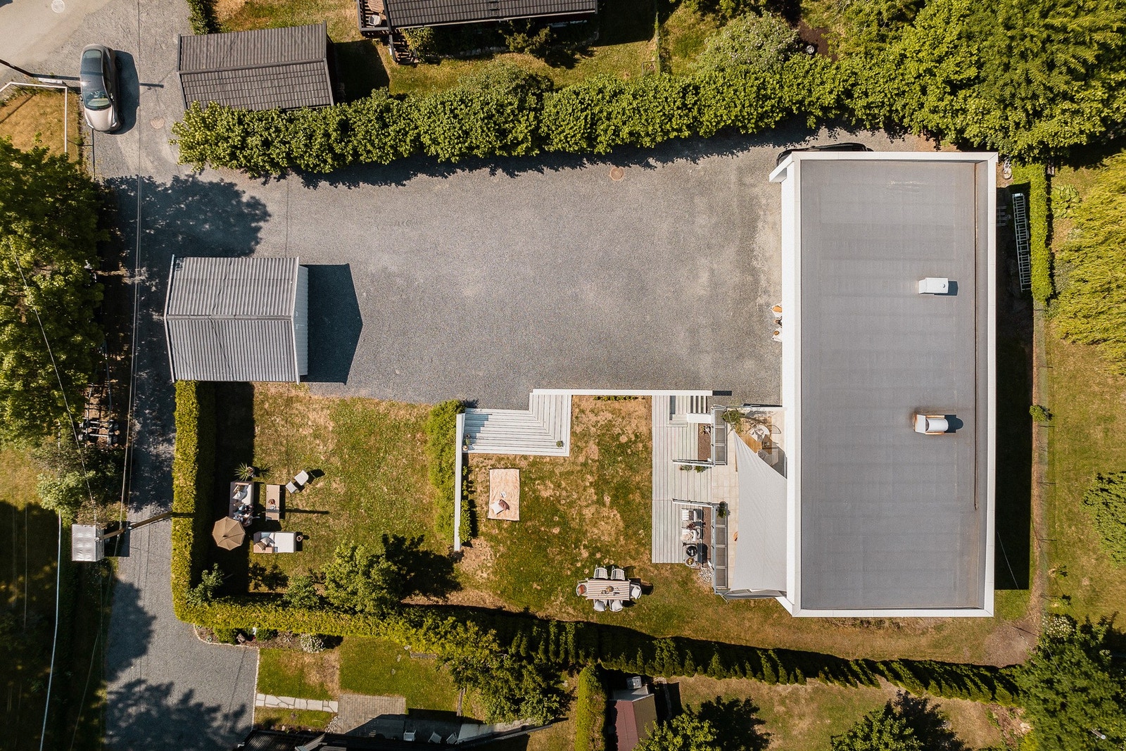 Flott tomt med flatt terreng, romslig areal og mye potensial! Galleribilde