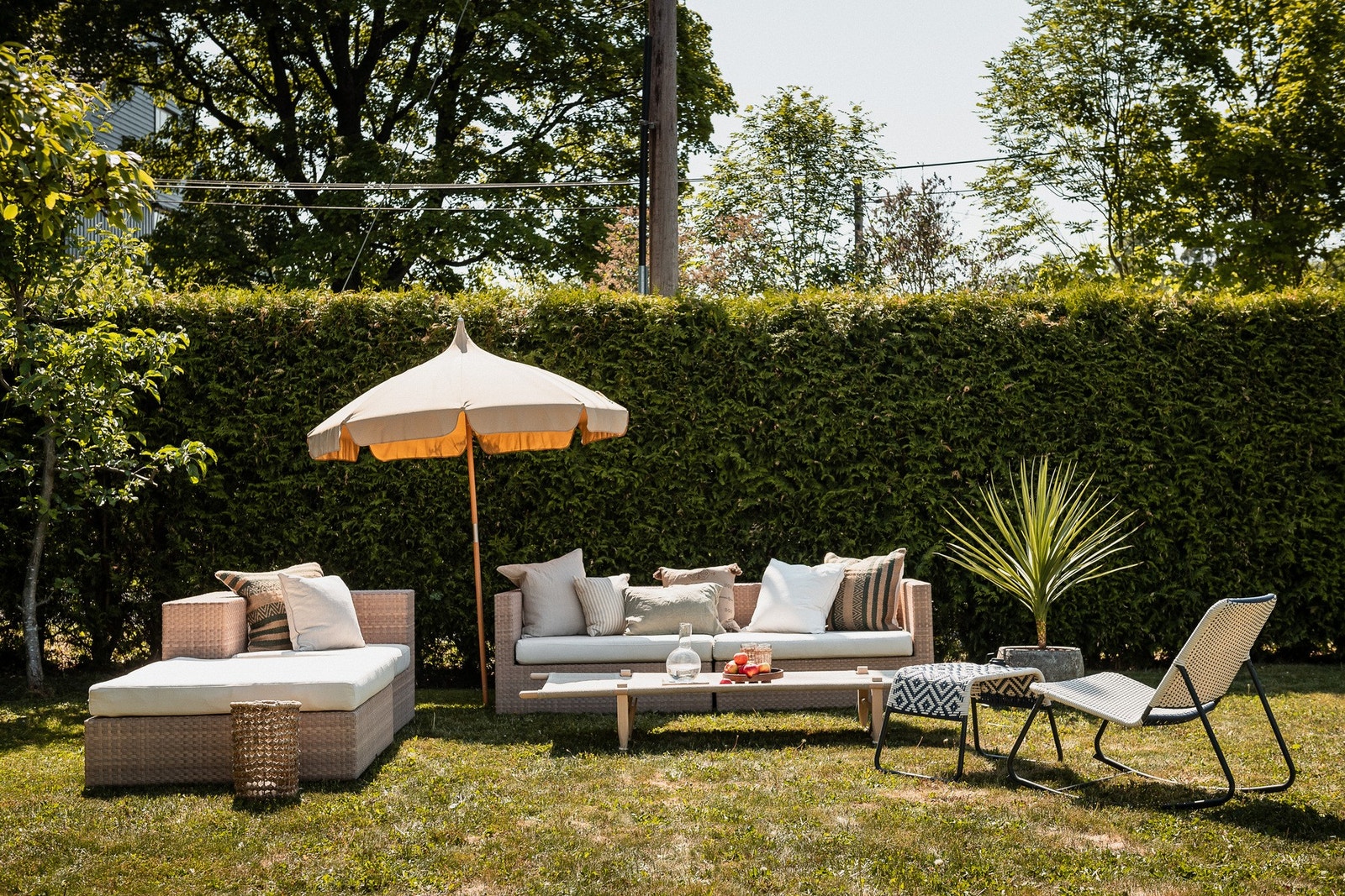 Frodig hekk som bidrar til en særdeles skjermet atmosfære. Galleribilde