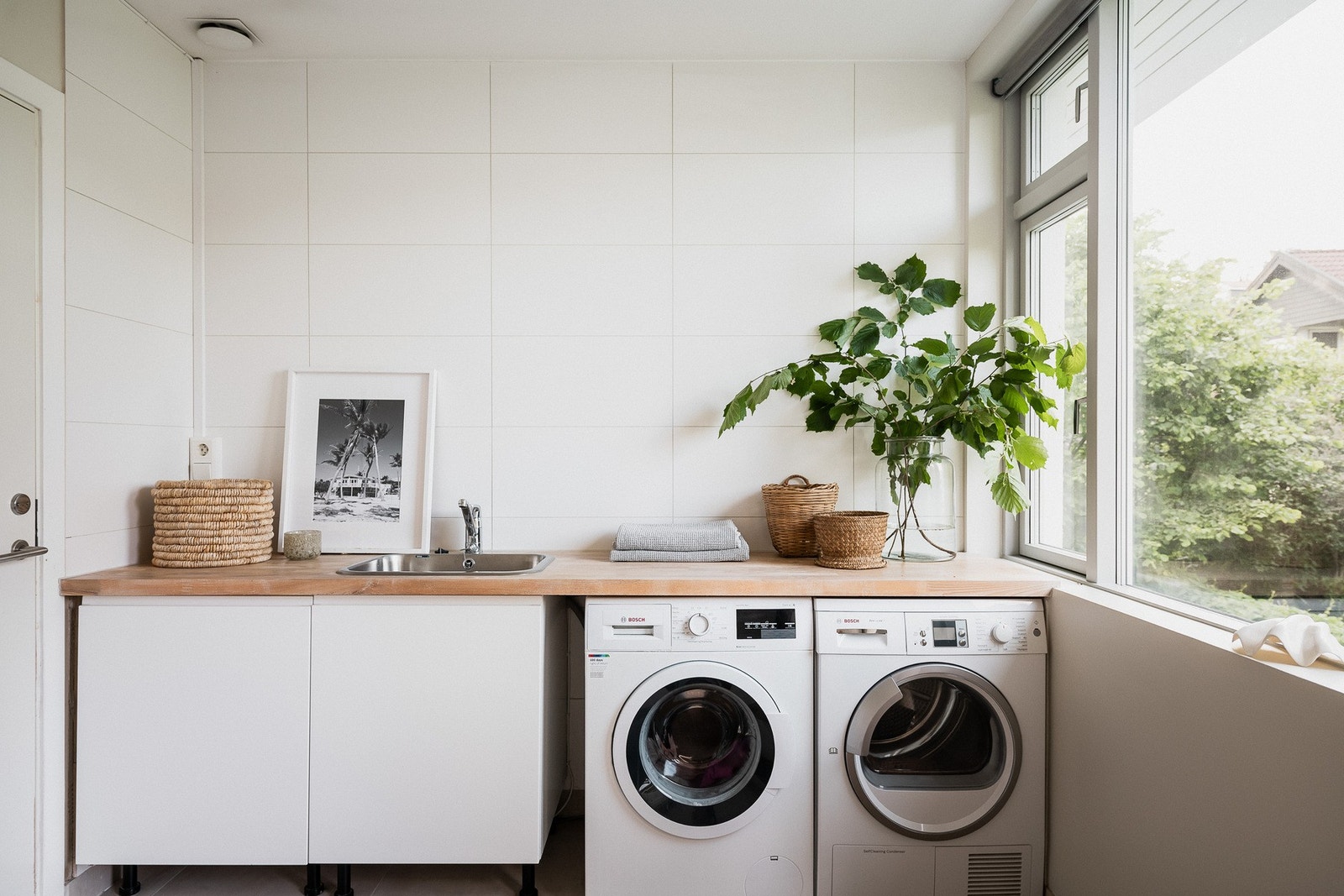 Vaskerom med opplegg for vaskemaskin/tørketrommel. Galleribilde