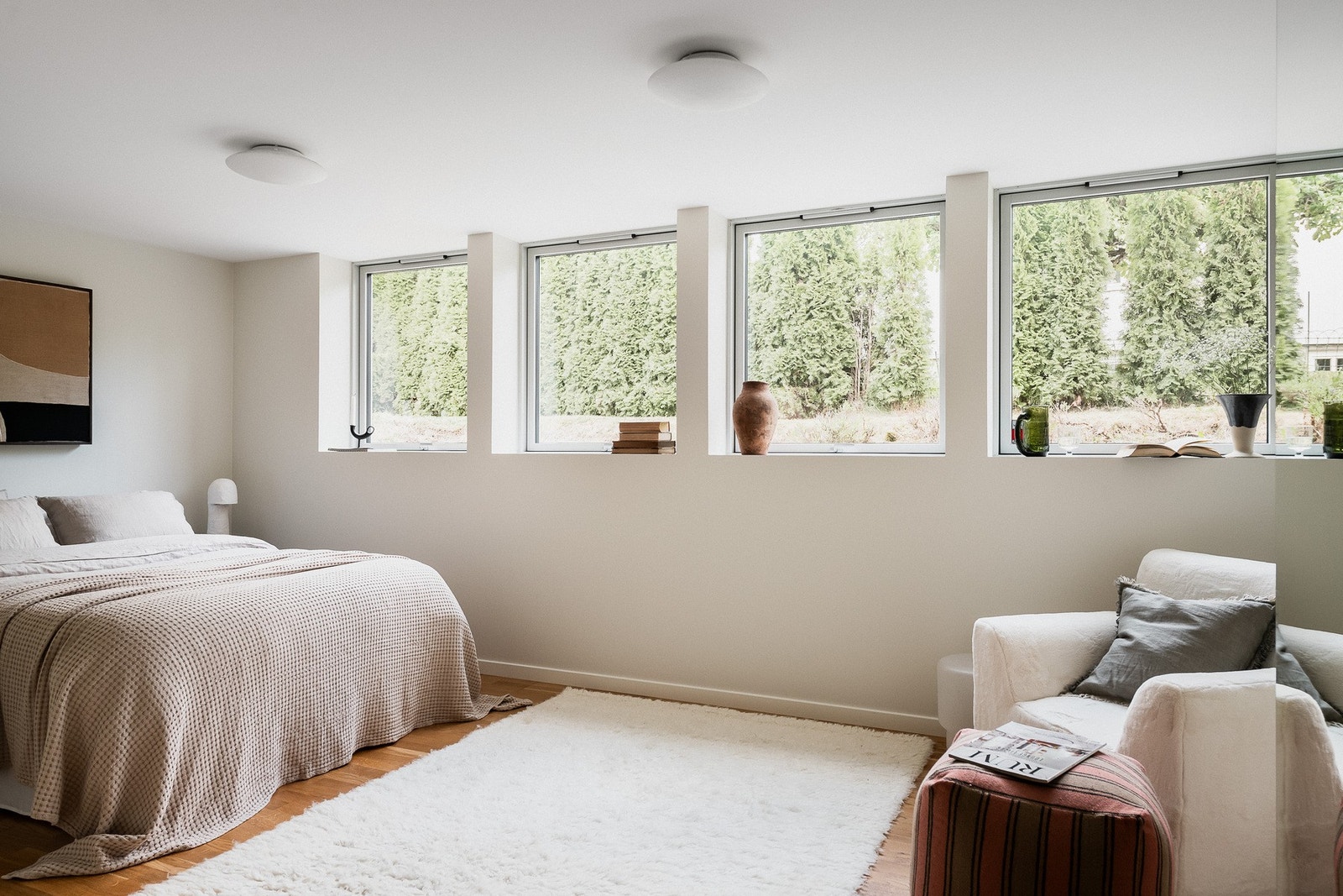 Flotte vindusflater frodig utsyn. Galleribilde