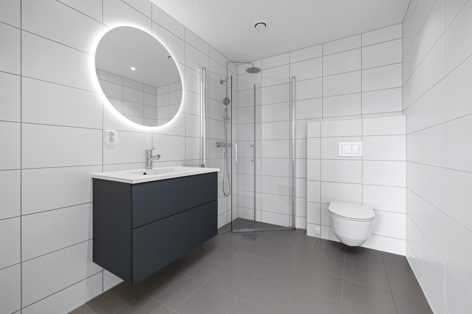 Baderom i tilknytting til hovedsoverom. Galleribilde