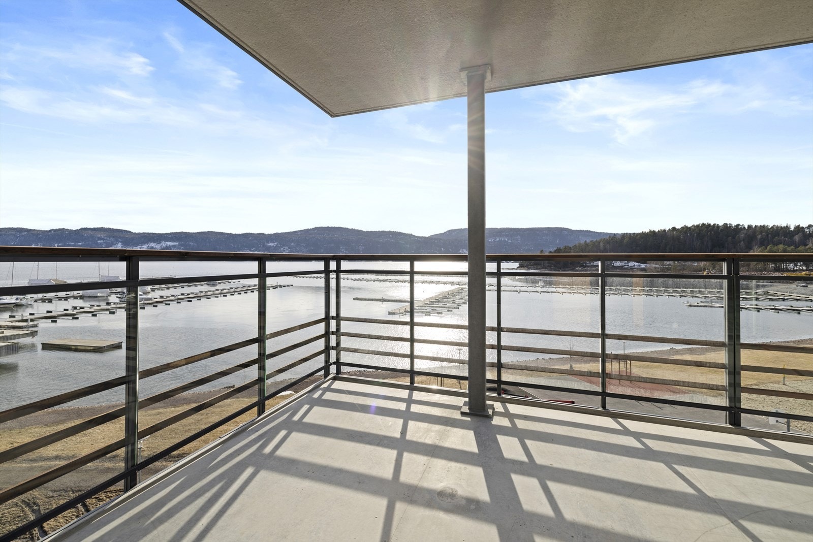 Velkommen til Laboratorieveien 4D, lekker NY bygd 4 roms leilighet i Fyret med fantastisk sjø utsikt! Leiligheten med særdeles fin beliggenhet. Galleribilde