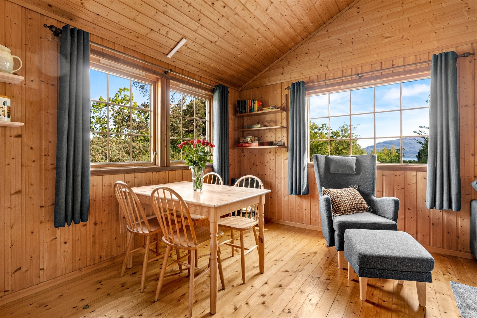 Utsikten kan ikke bare nytes ute, men også inne! Galleribilde