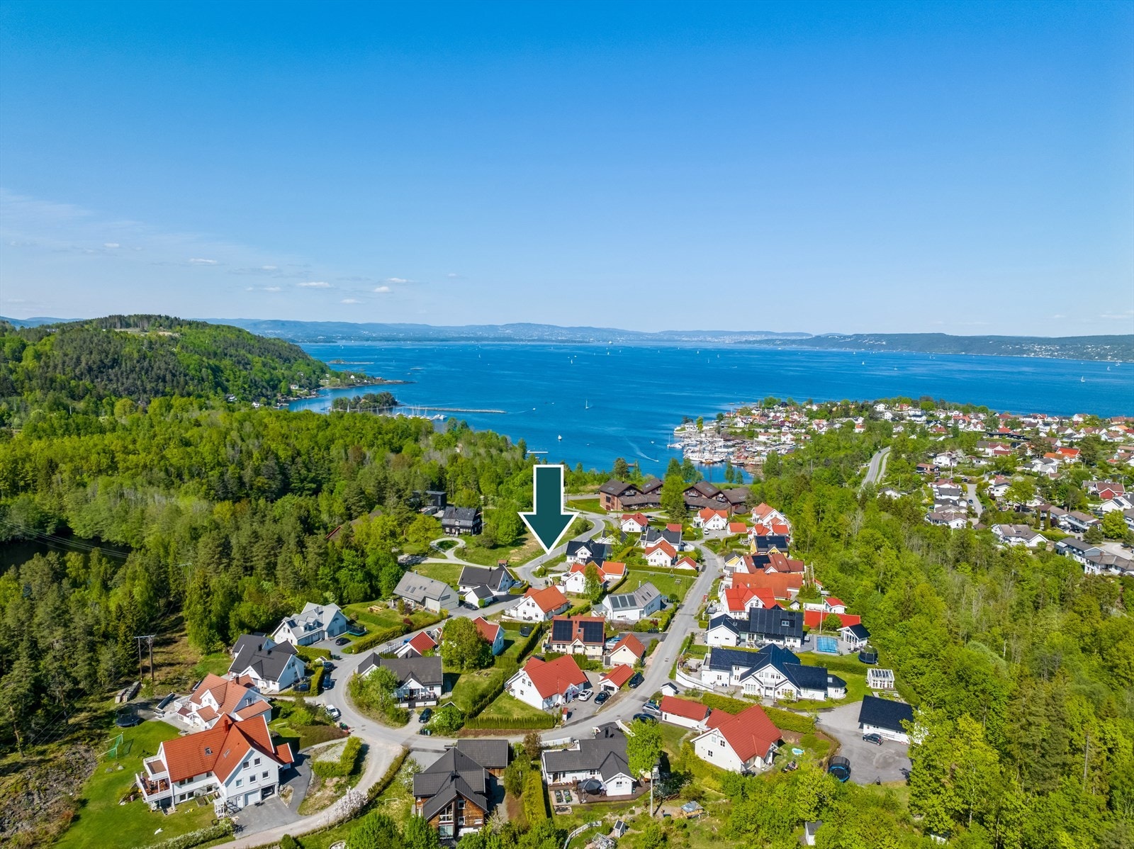 Baardsrudveien med nydelig beliggenhet på Nærsnes Galleribilde
