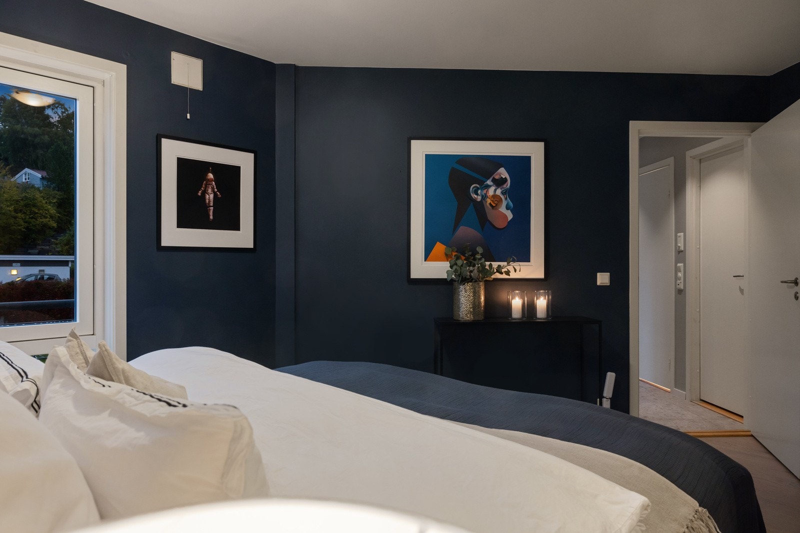 Soverommene er malt i behagelige nyanser. Galleribilde