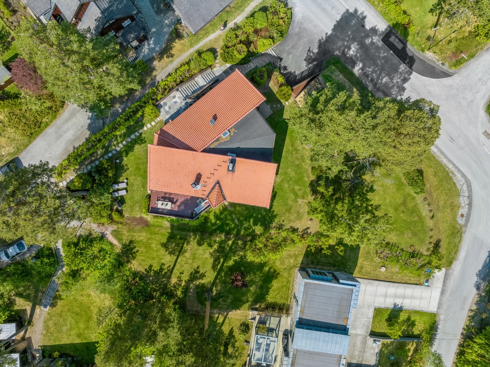 Tomten er på hele 1 263 m² Galleribilde