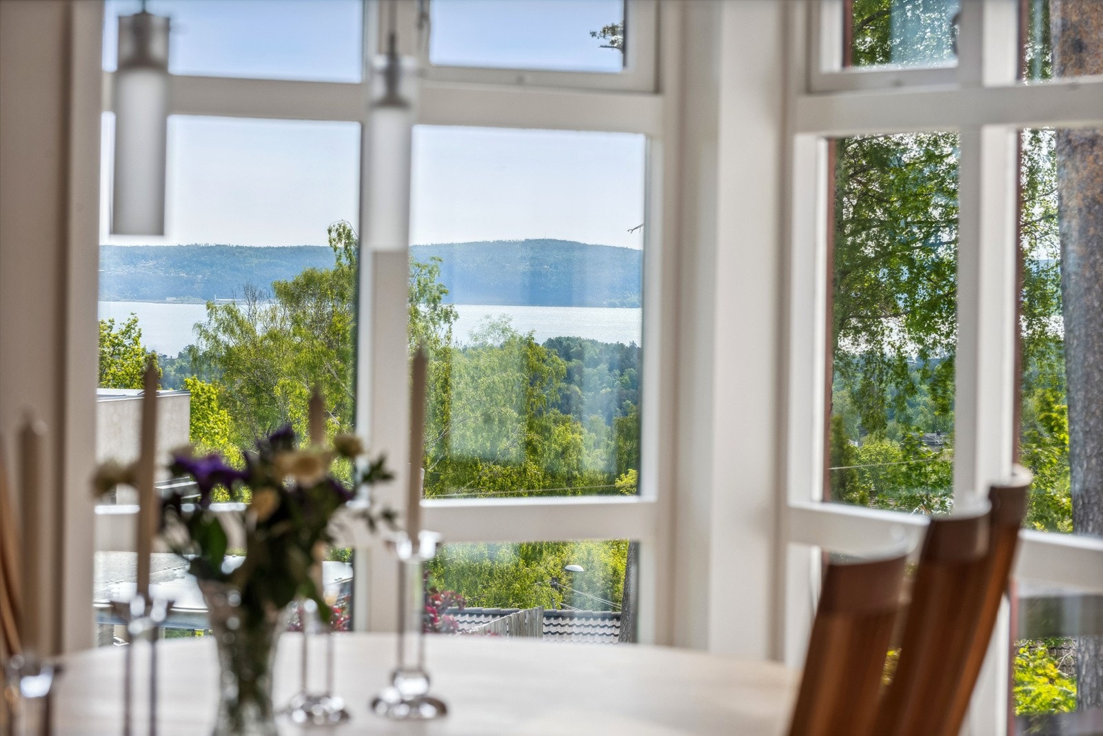 Nyt en bedre middag og utsikten samtidig. Galleribilde