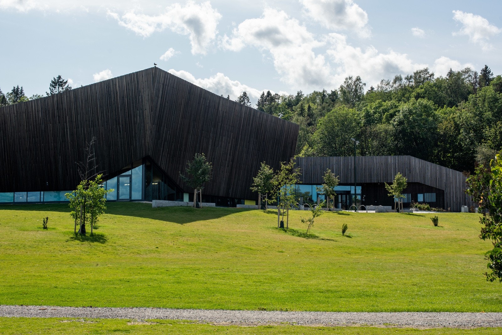 Ved Holmenskjæret ligger også en svømmehall. Galleribilde