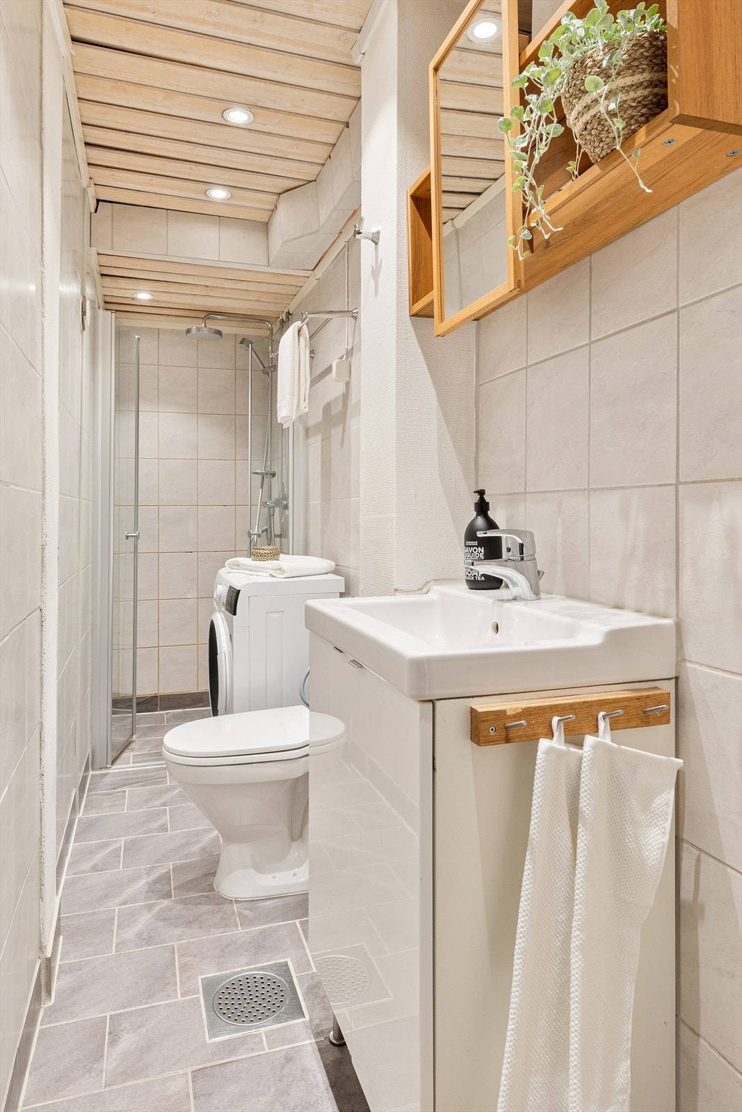 Badet er flislagt med underliggende gulvvarme. Galleribilde