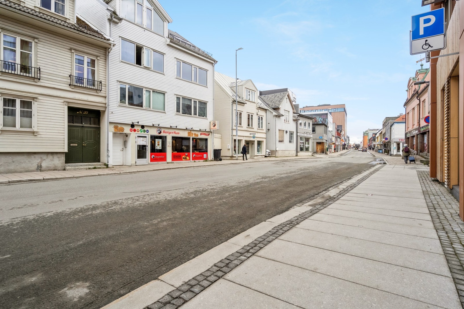 Ligger midt i byen Galleribilde