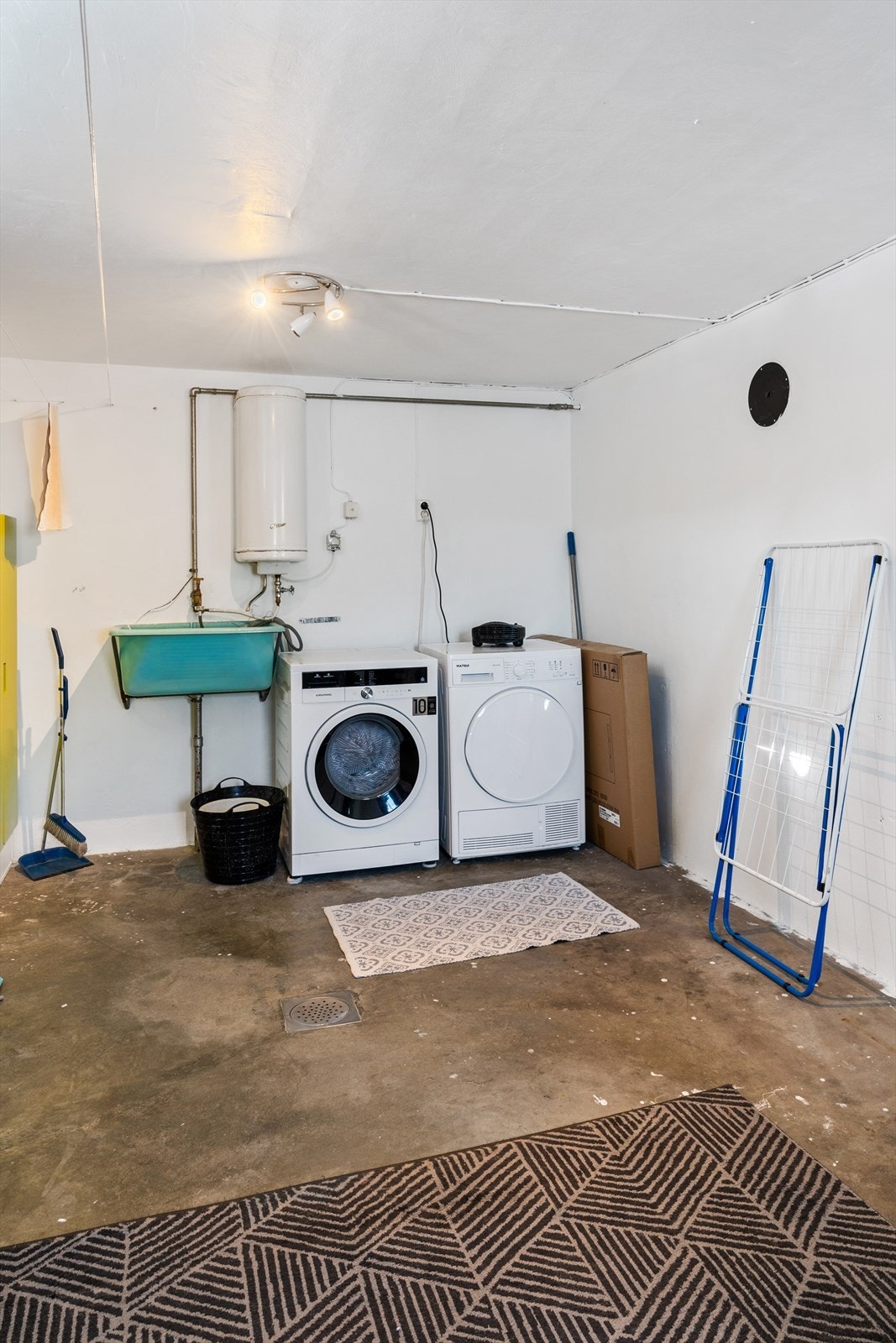 Vaskerom i kjeller. Galleribilde