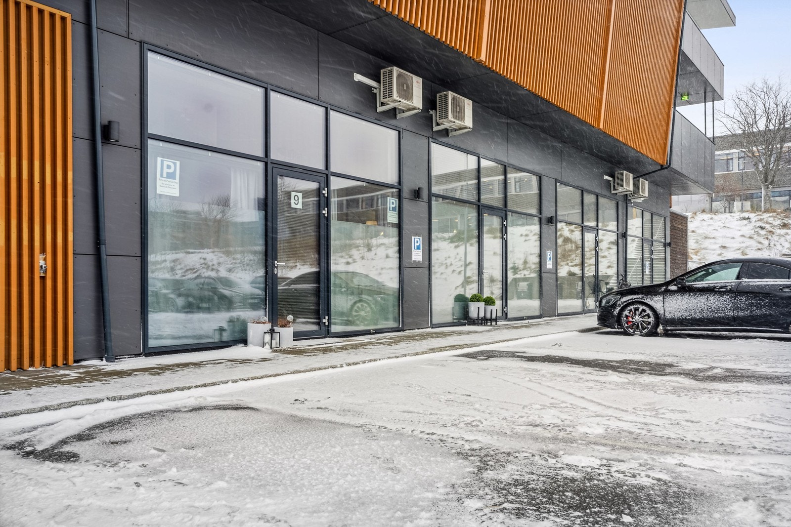 Fasade/inngang Galleribilde