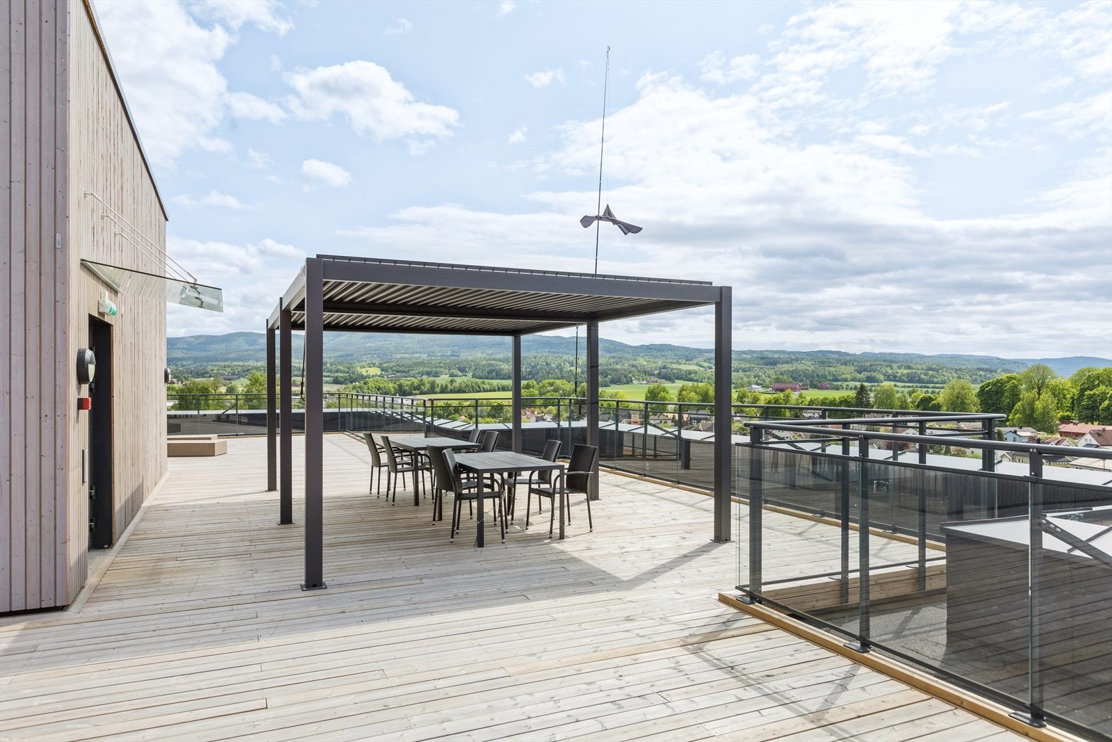 Sameiet tilbyr fasiliteter som felles takterrasse, felles treningsrom og felles sykkelbod. Galleribilde