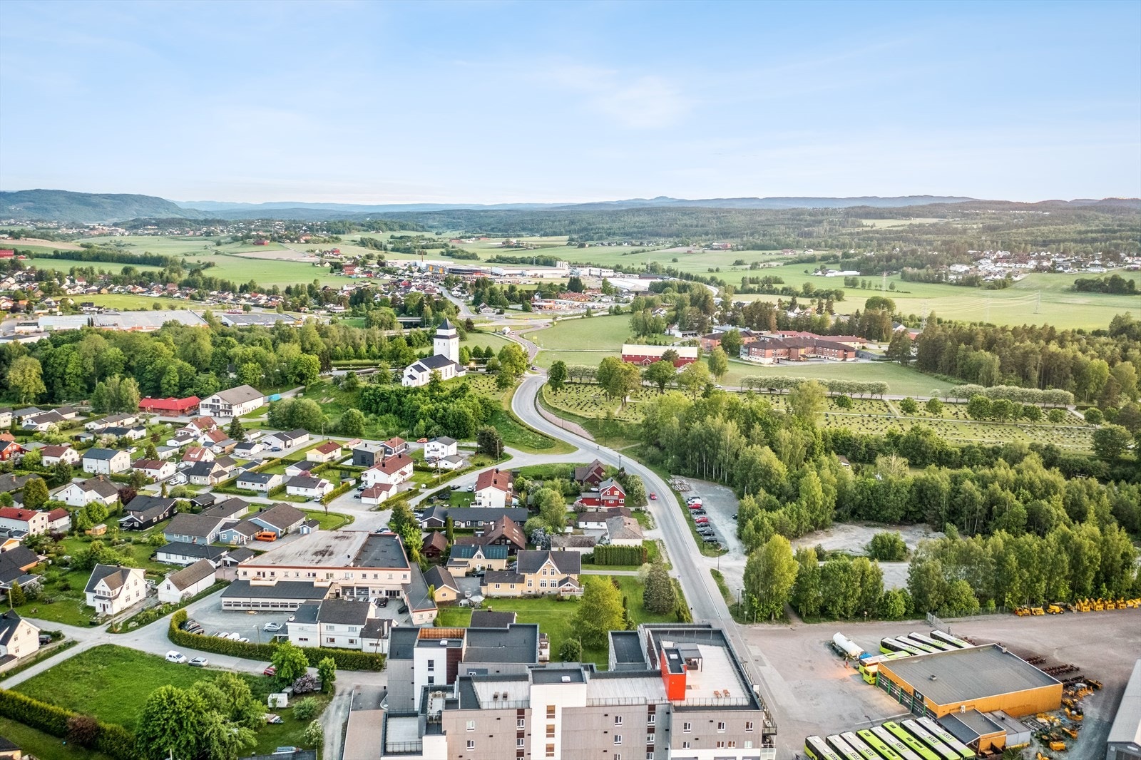 Det er gangavstand ned til elva og flotte turmuligheter i nærområde, med blant annet tursti som strekker seg fra Hokksund til Mjøndalen Galleribilde
