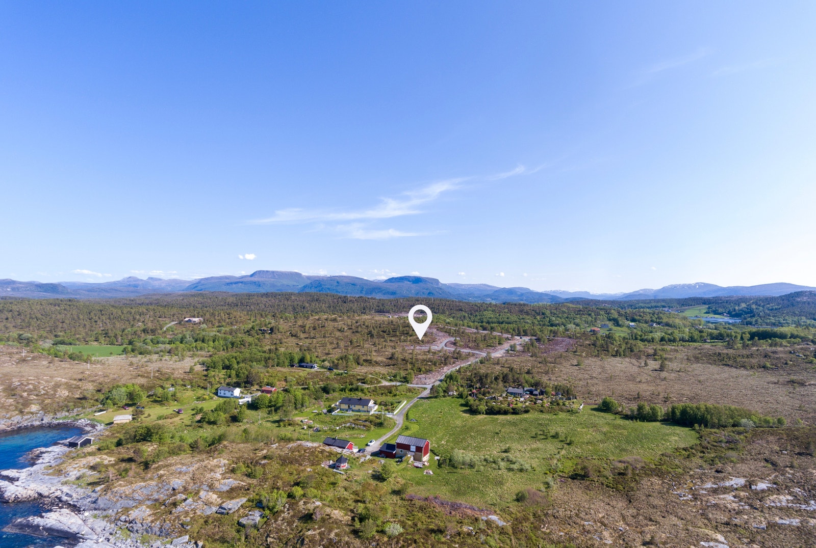 Tomtene er naturtomter, kun berørt av arbeider med fremføring infrastruktur Galleribilde