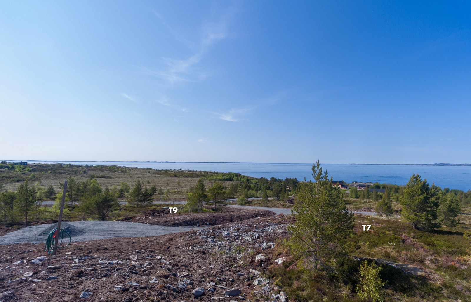 Her ser vi mot tomtene 7 og 9, begge med solrik plassering og flott utsikt mot vest Galleribilde