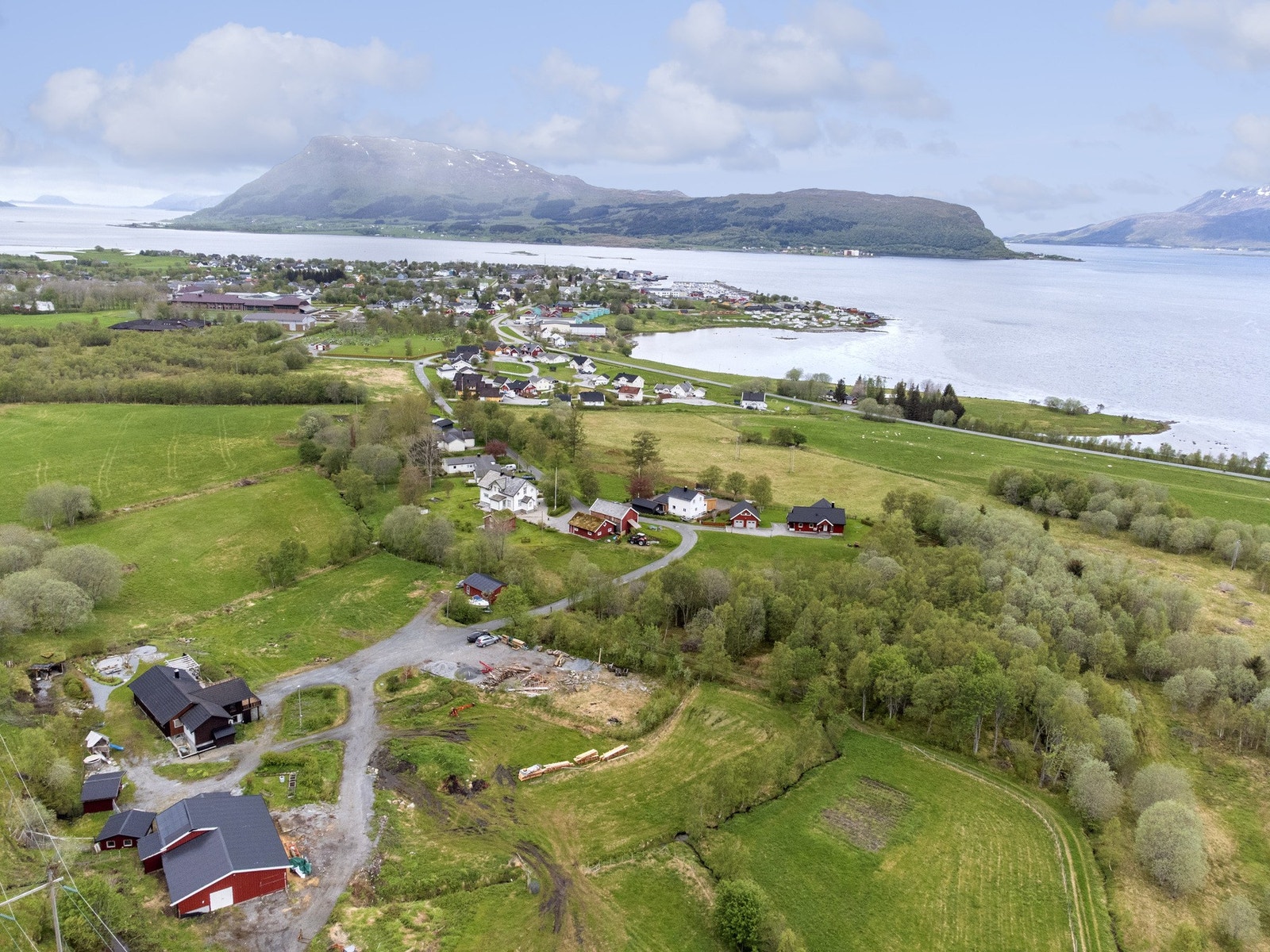 Velkommen til Nesna og eiendommen Utheim. Galleribilde