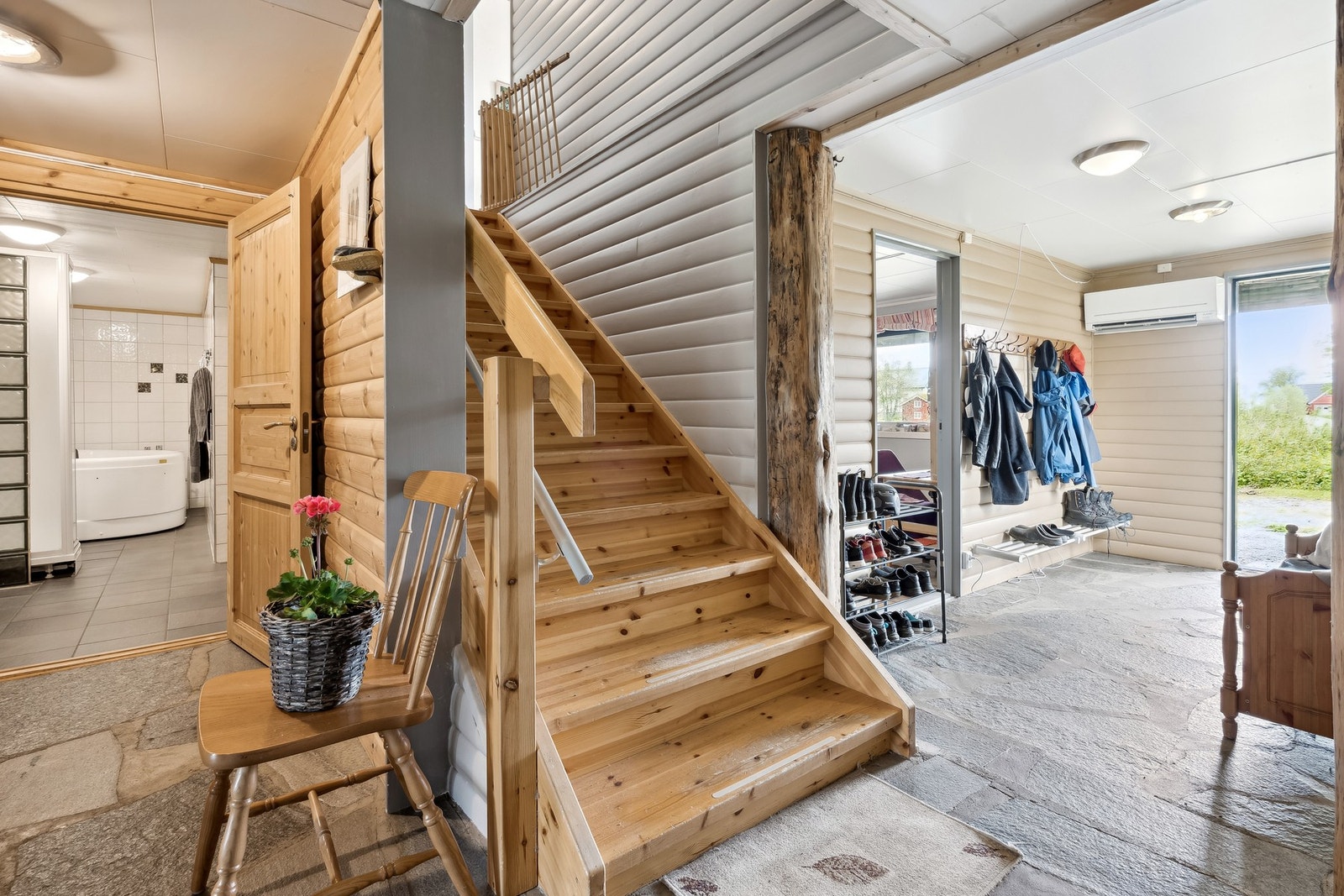 Etasjen inneholder flere soverom og stort bad. Galleribilde