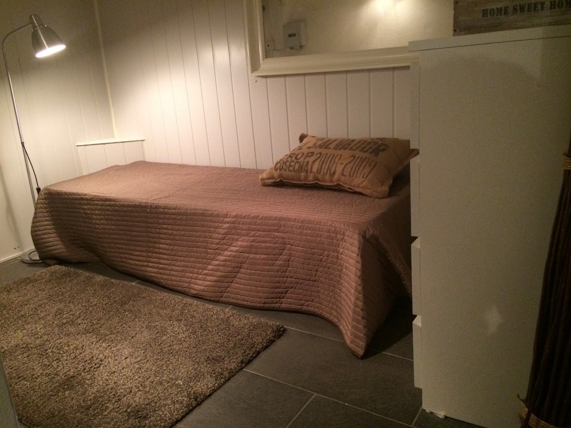 Disponibelt rom. Dette rommet er ikke godkjent som soverom, men benyttes i dag som soverom. Galleribilde