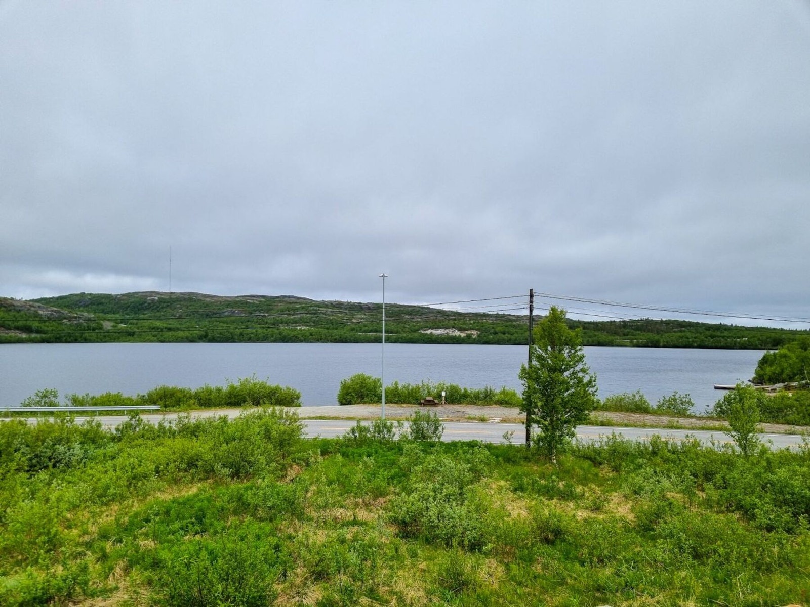 Flott utsikt mot Rundvannet og badeplassen Galleribilde