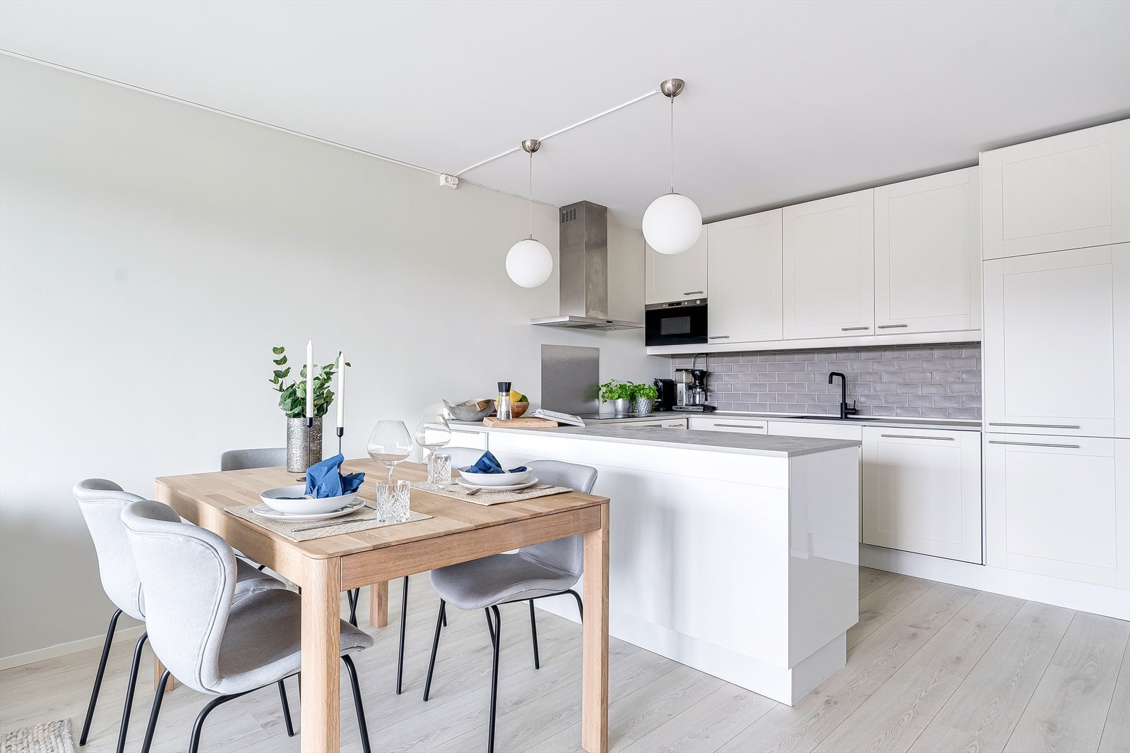 God plass til stor spisegruppe for deg og dine Galleribilde