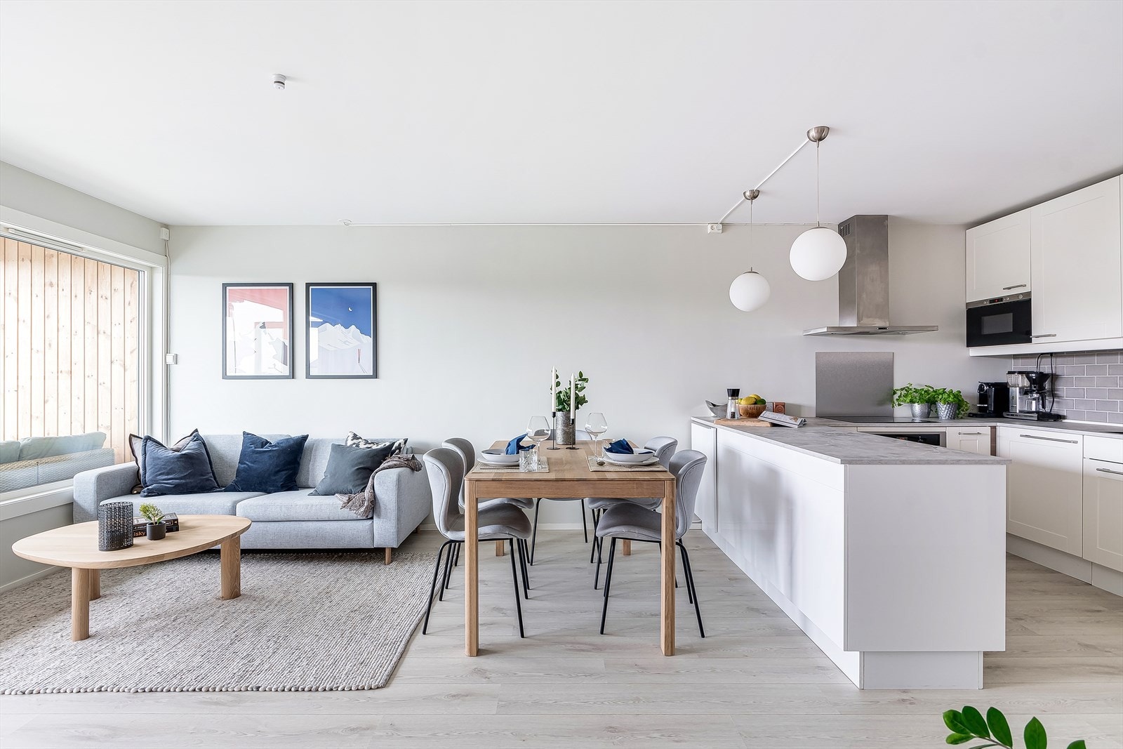 Store, gode rom med flere innredningsmuligheter - Sosial bolig med masse lys Galleribilde