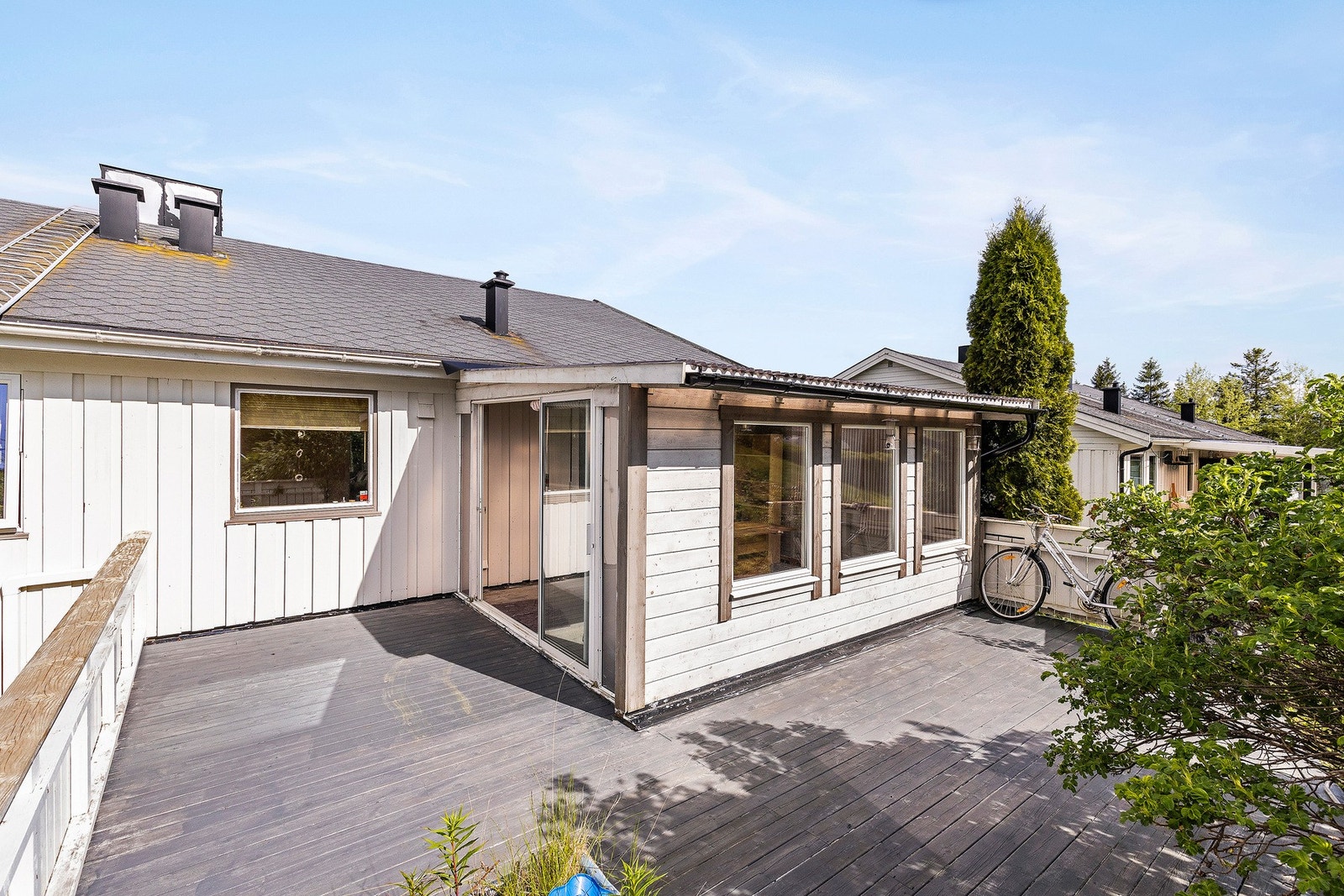 Terrasse mot vest. Galleribilde